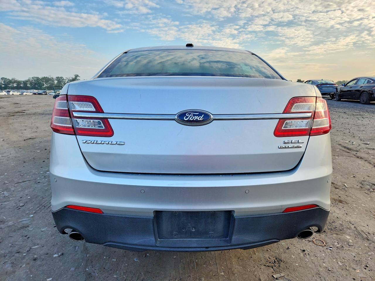 2013 Ford Taurus Sel Серебряный vin: 1FAHP2E8XDG207488