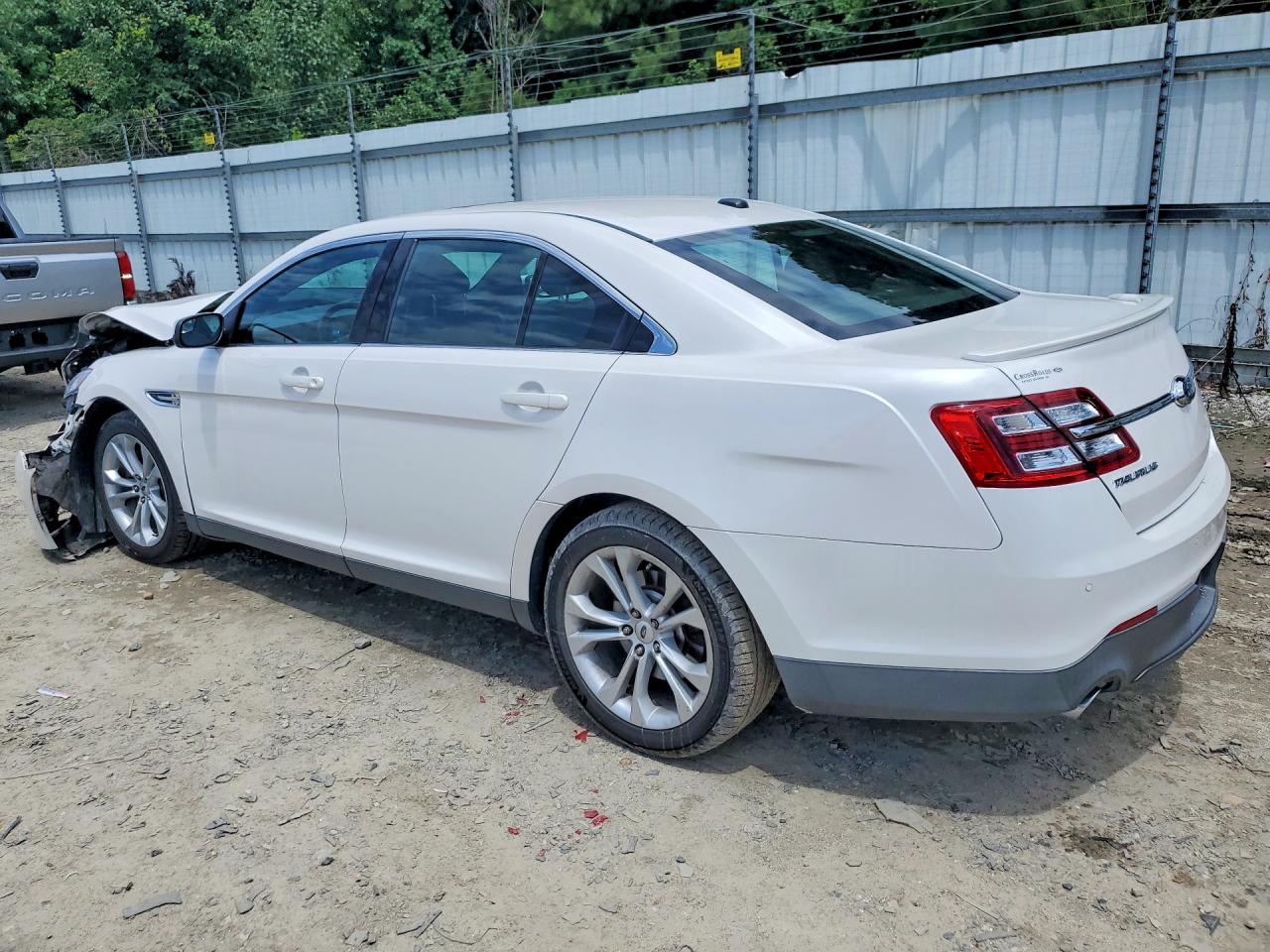 2013 Ford Taurus Sel White vin: 1FAHP2E8XDG220399
