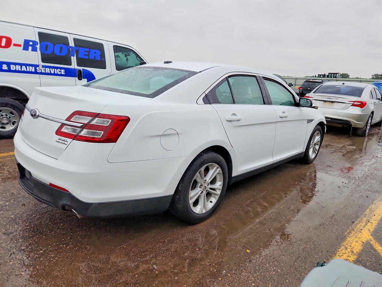 2014 Ford Taurus Sel White vin: 1FAHP2E8XEG107103
