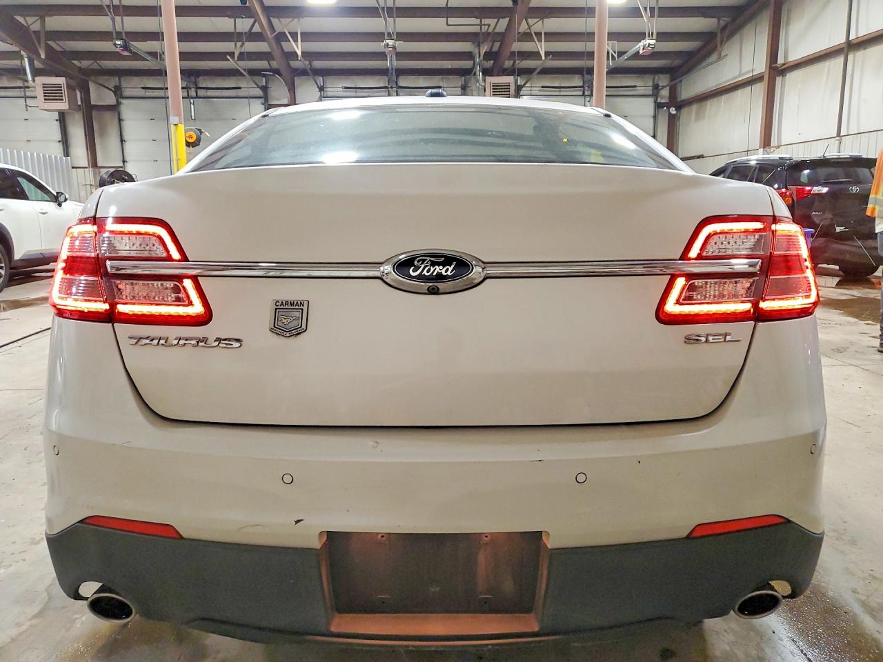 2015 Ford Taurus Sel White vin: 1FAHP2E8XFG125165