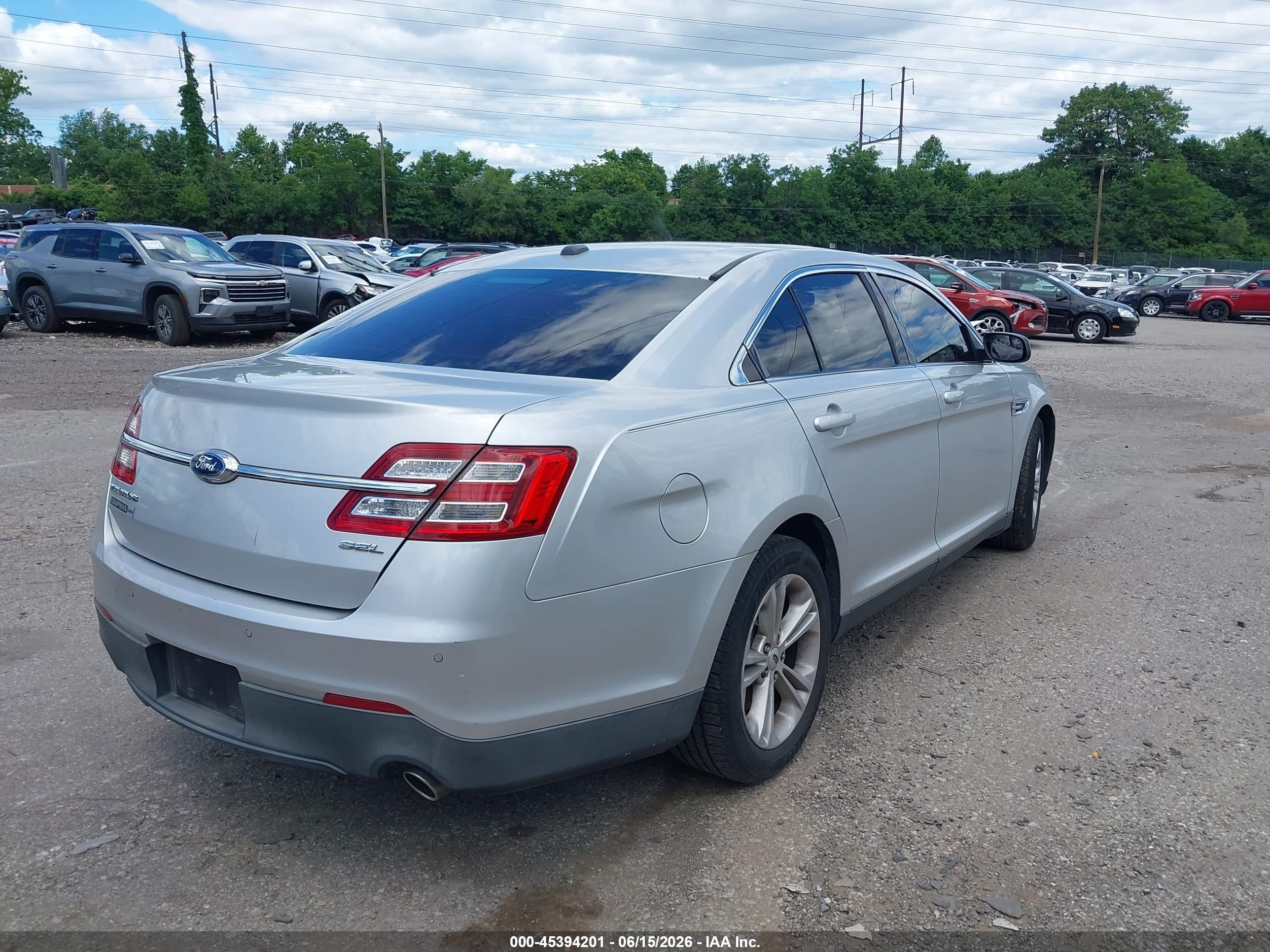 2015 Ford Taurus Sel Silver vin: 1FAHP2E8XFG156495