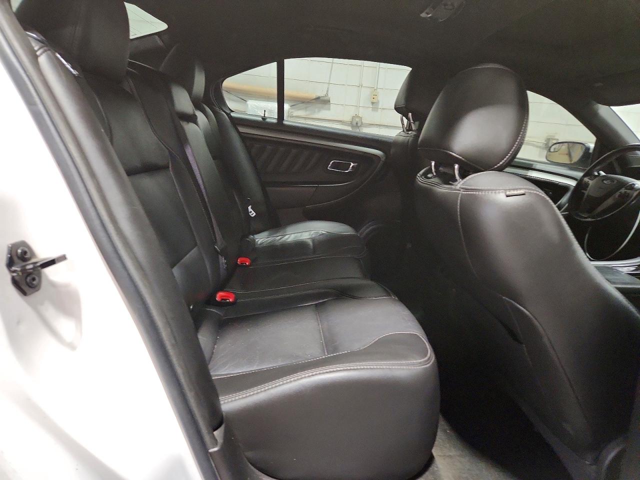 2014 Ford Taurus 4d White vin: 1FAHP2E93EG113012