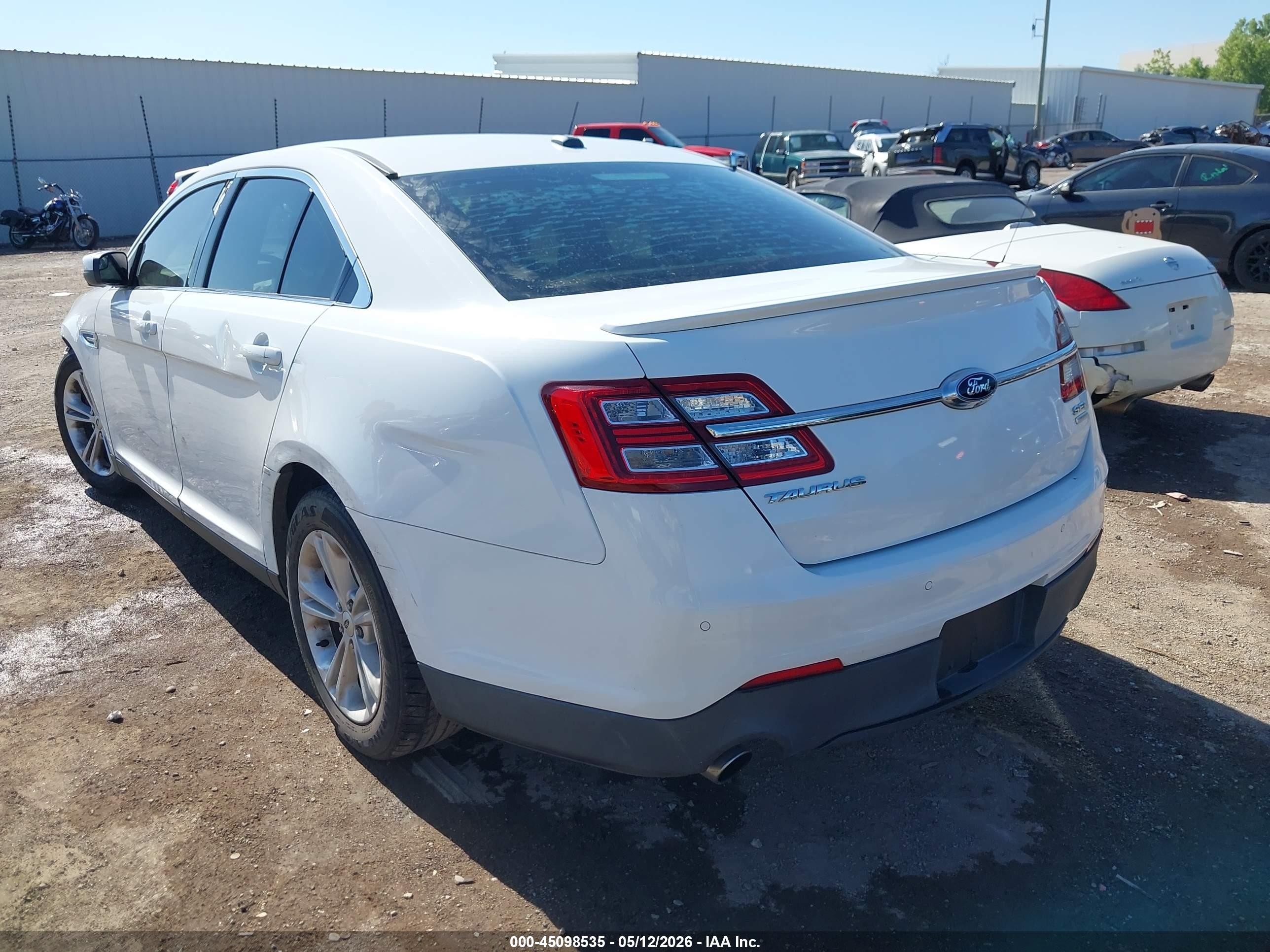 2015 Ford Taurus Sel White vin: 1FAHP2E95FG137944