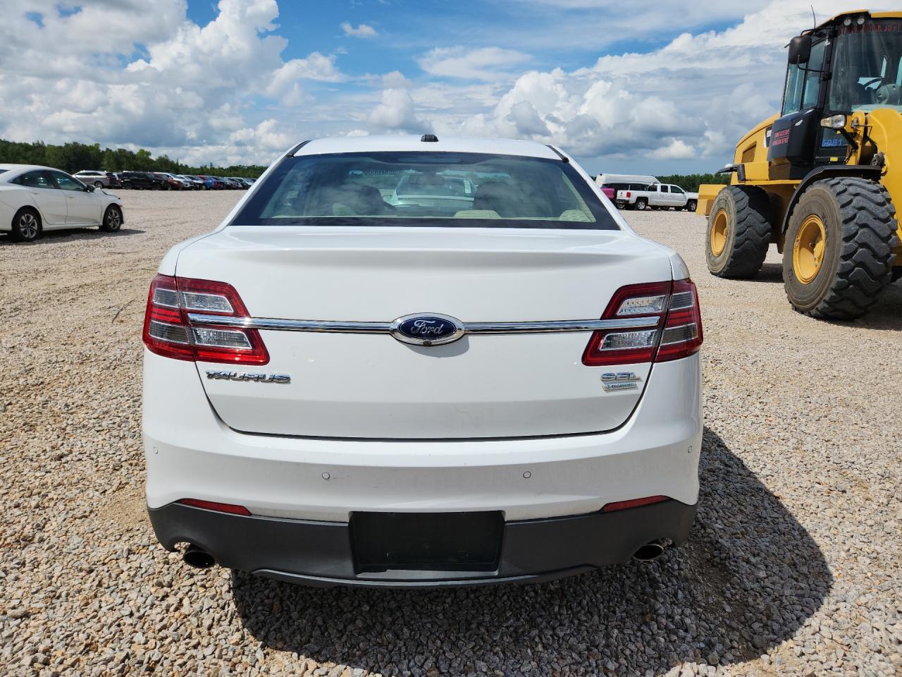 2015 Ford Taurus Sel White vin: 1FAHP2E96FG137970 Damage: Rear Bumper, Chipped, 2