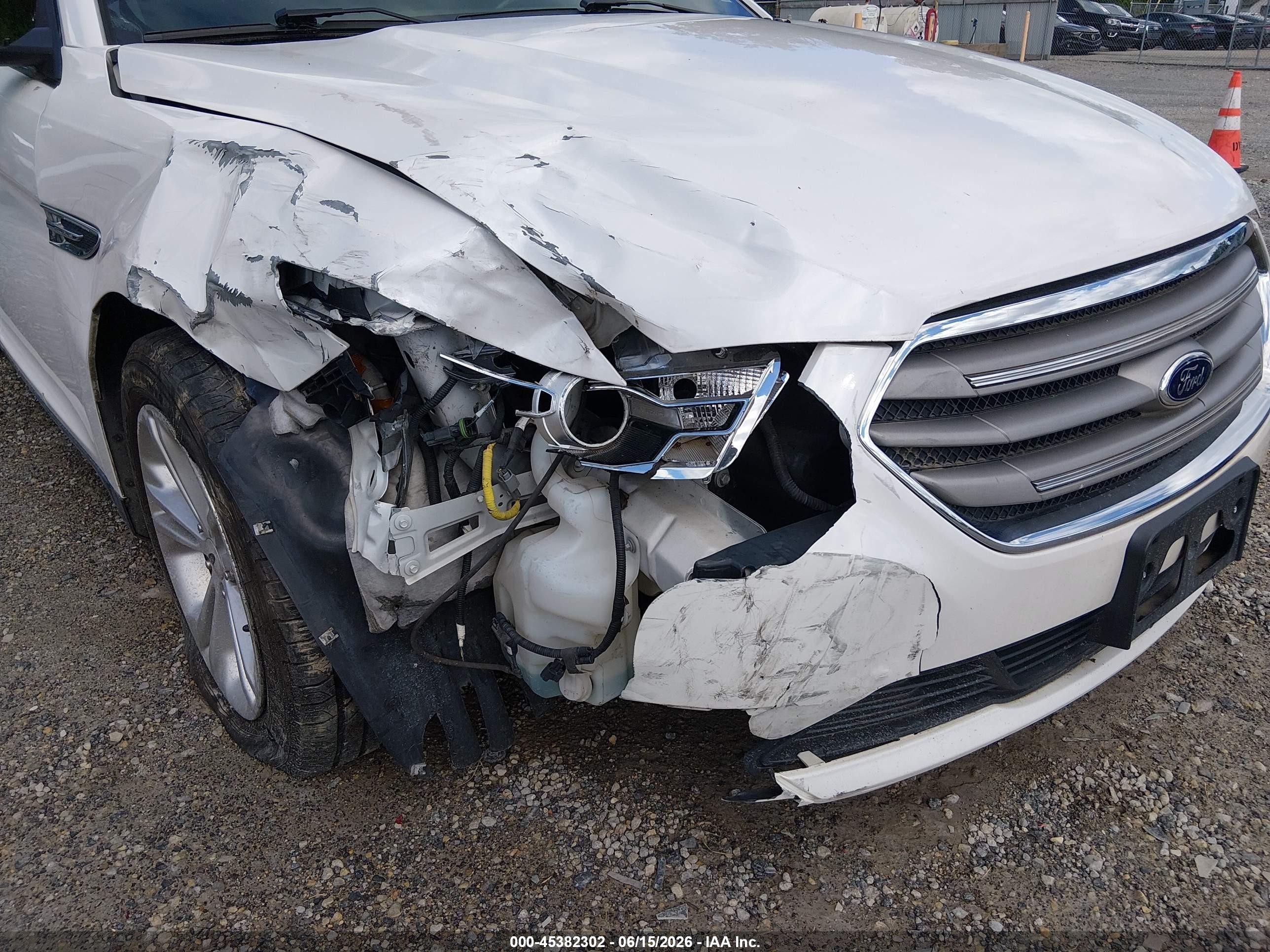 2015 Ford Taurus Sel White vin: 1FAHP2E9XFG111890