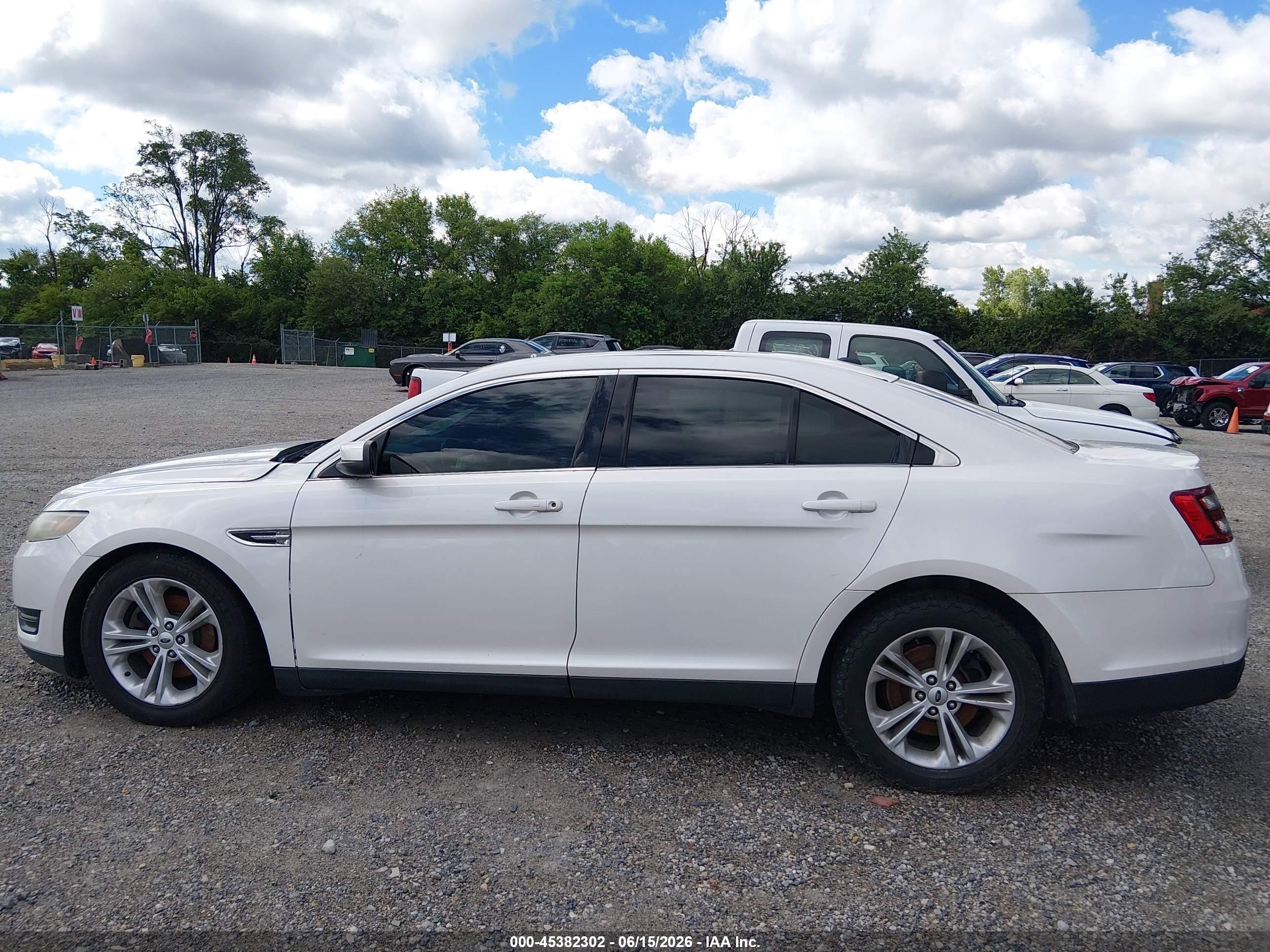 2015 Ford Taurus Sel White vin: 1FAHP2E9XFG111890