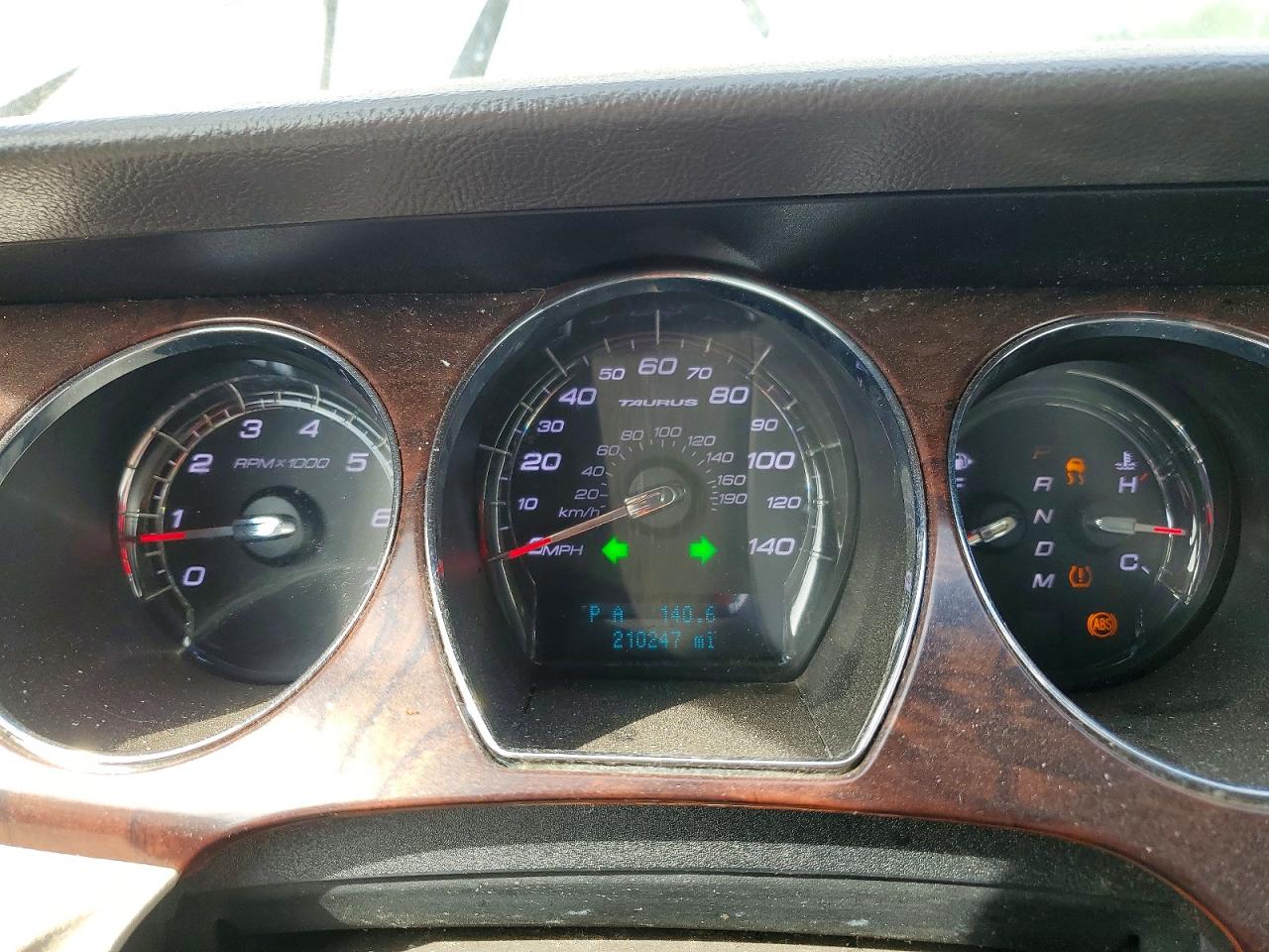 2011 Ford Taurus Sel Gold vin: 1FAHP2EW0BG173606