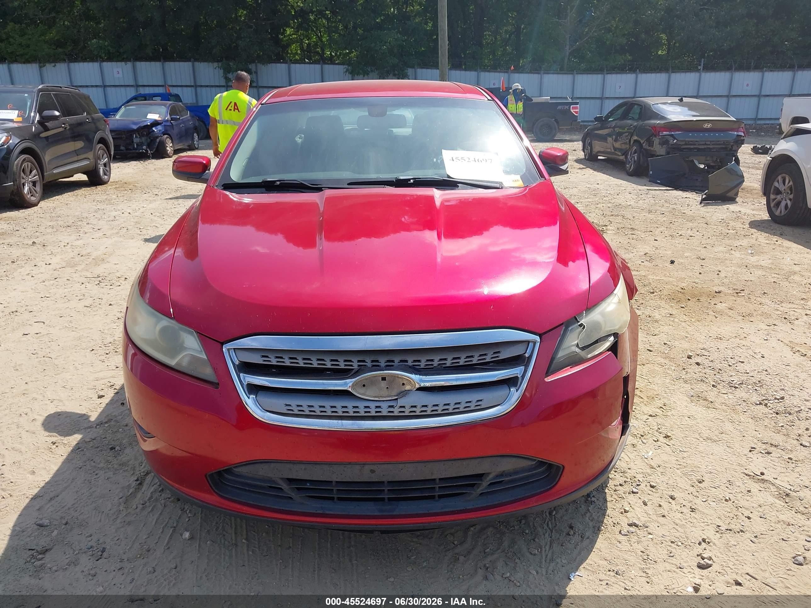 2010 Ford Taurus Sel Красный vin: 1FAHP2EW1AG145764