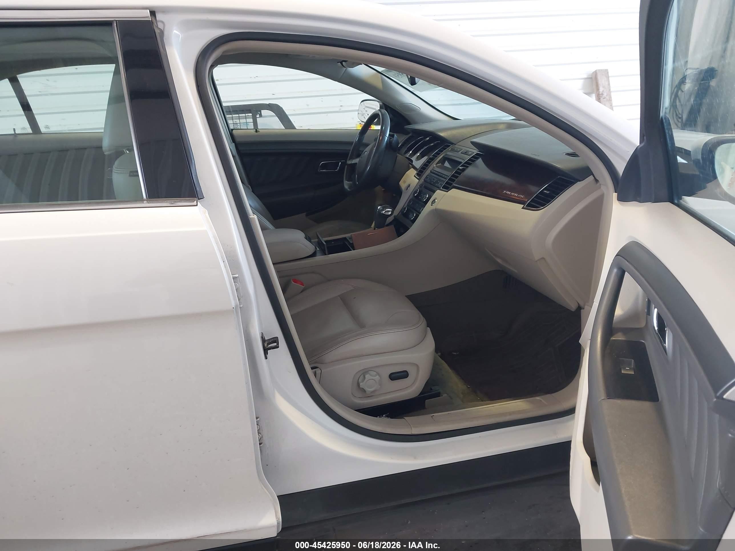 2010 Ford Taurus Sel White vin: 1FAHP2EW1AG152360