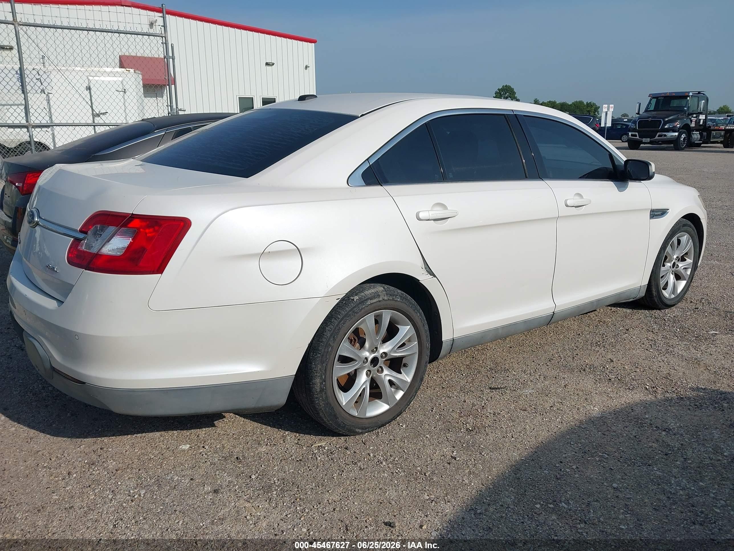 2011 Ford Taurus Sel White vin: 1FAHP2EW1BG121885