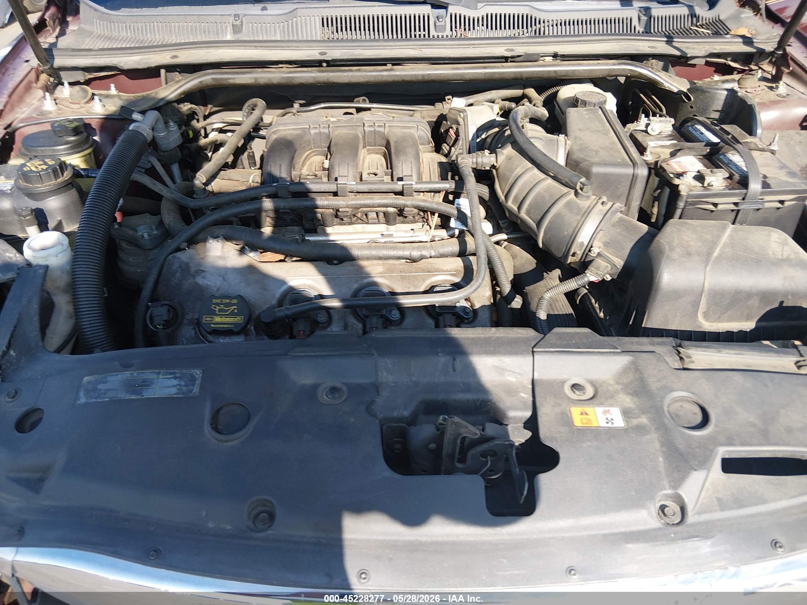 2011 Ford Taurus Sel Maroon vin: 1FAHP2EW1BG145667