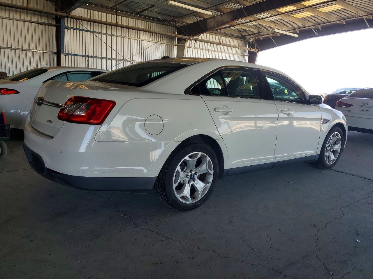 2012 Ford Taurus Sel Белый vin: 1FAHP2EW2CG125882