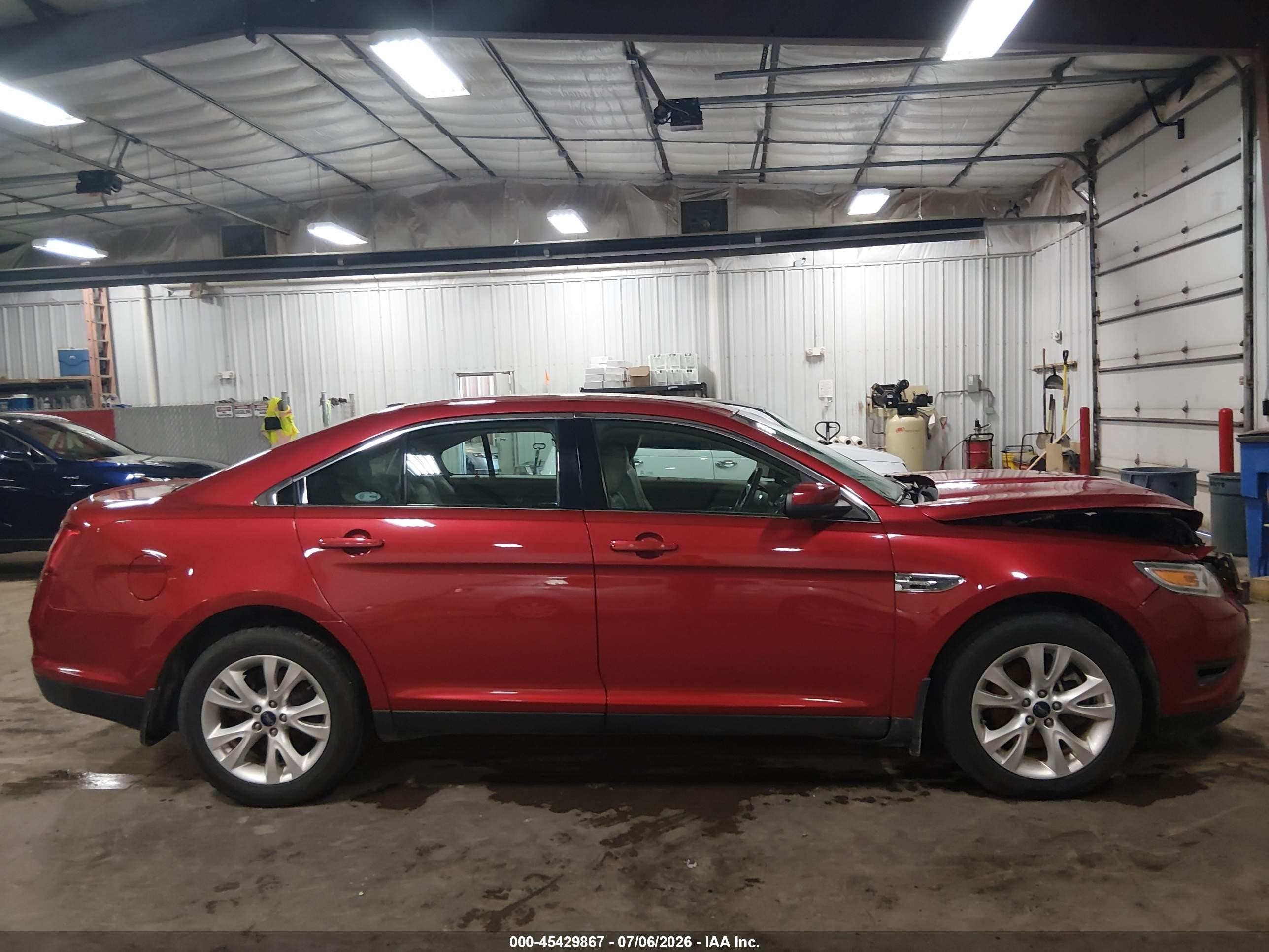 2010 Ford Taurus Sel Red vin: 1FAHP2EW3AG134779