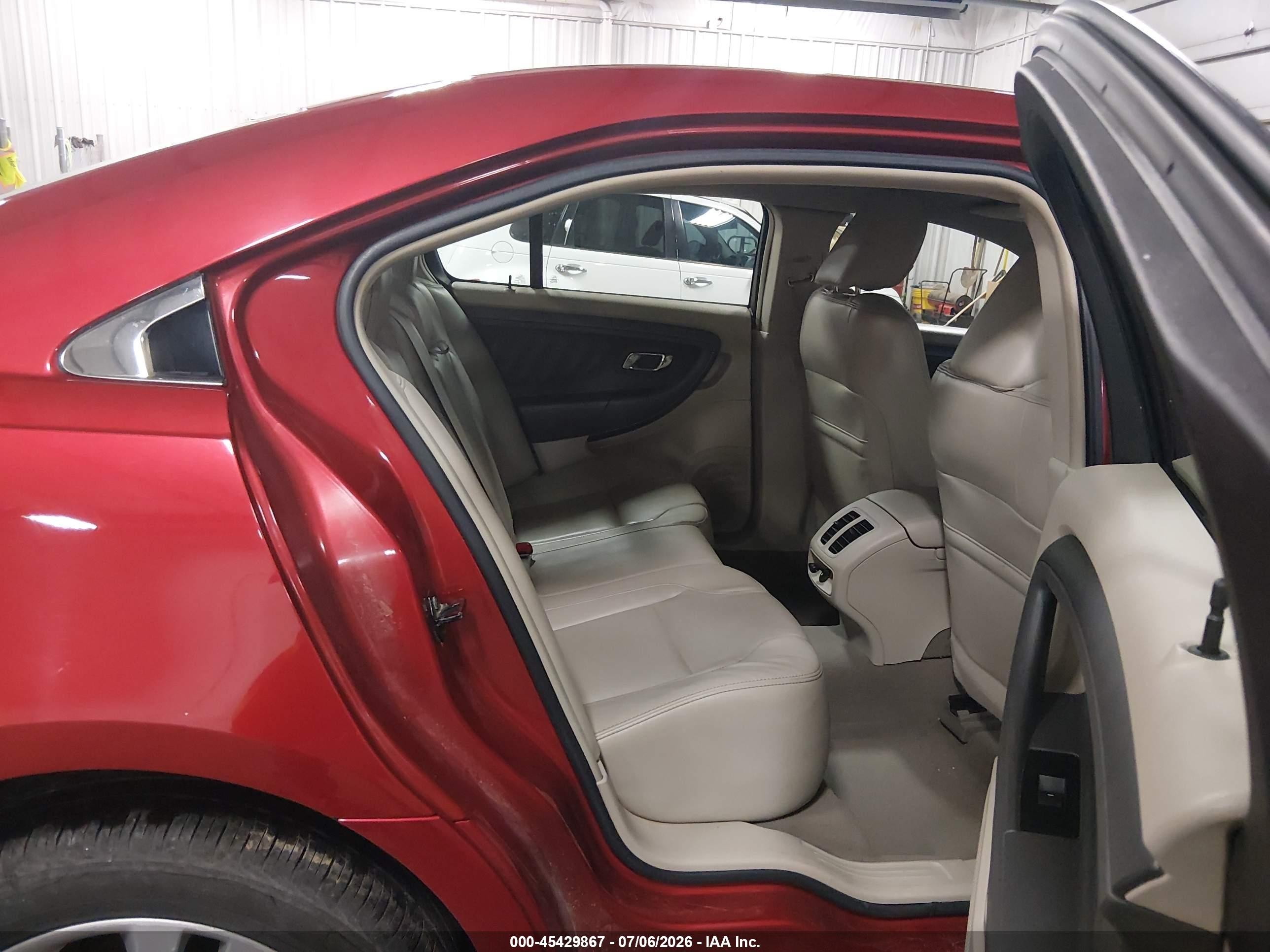 2010 Ford Taurus Sel Red vin: 1FAHP2EW3AG134779