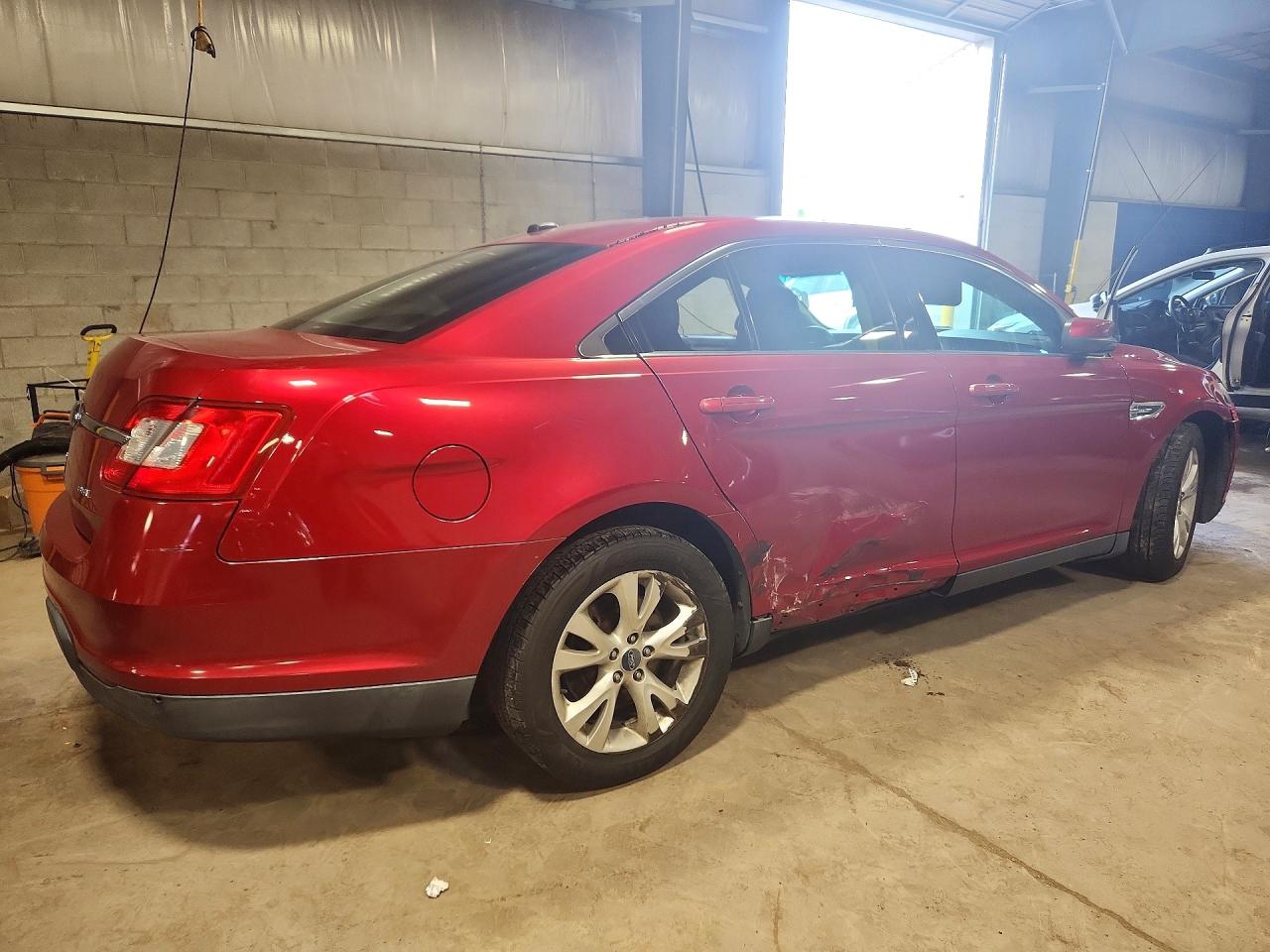 2010 Ford Taurus Sel Red vin: 1FAHP2EW3AG139755