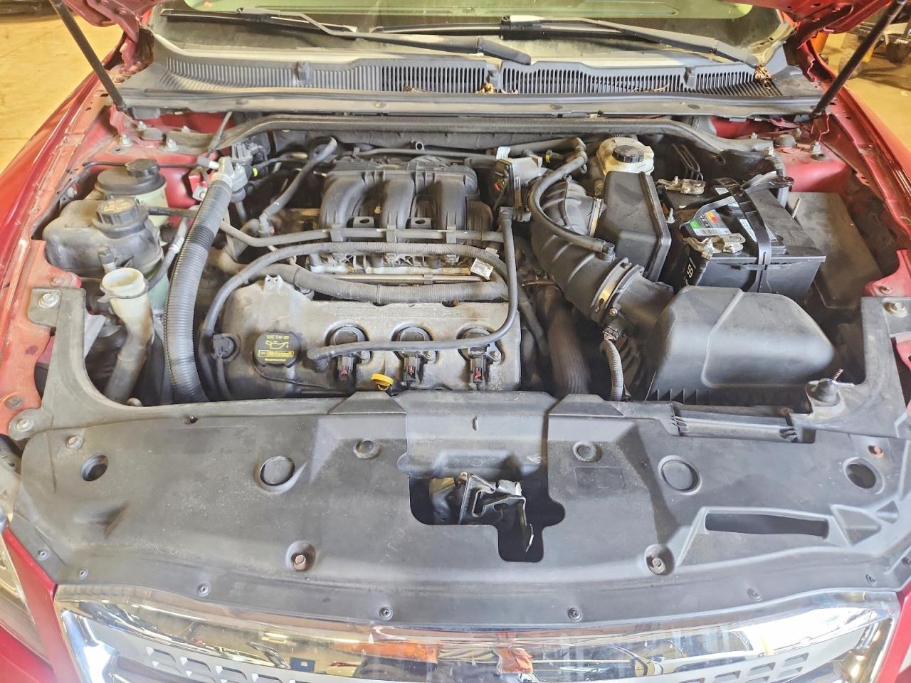 2010 Ford Taurus Sel Red vin: 1FAHP2EW3AG139755