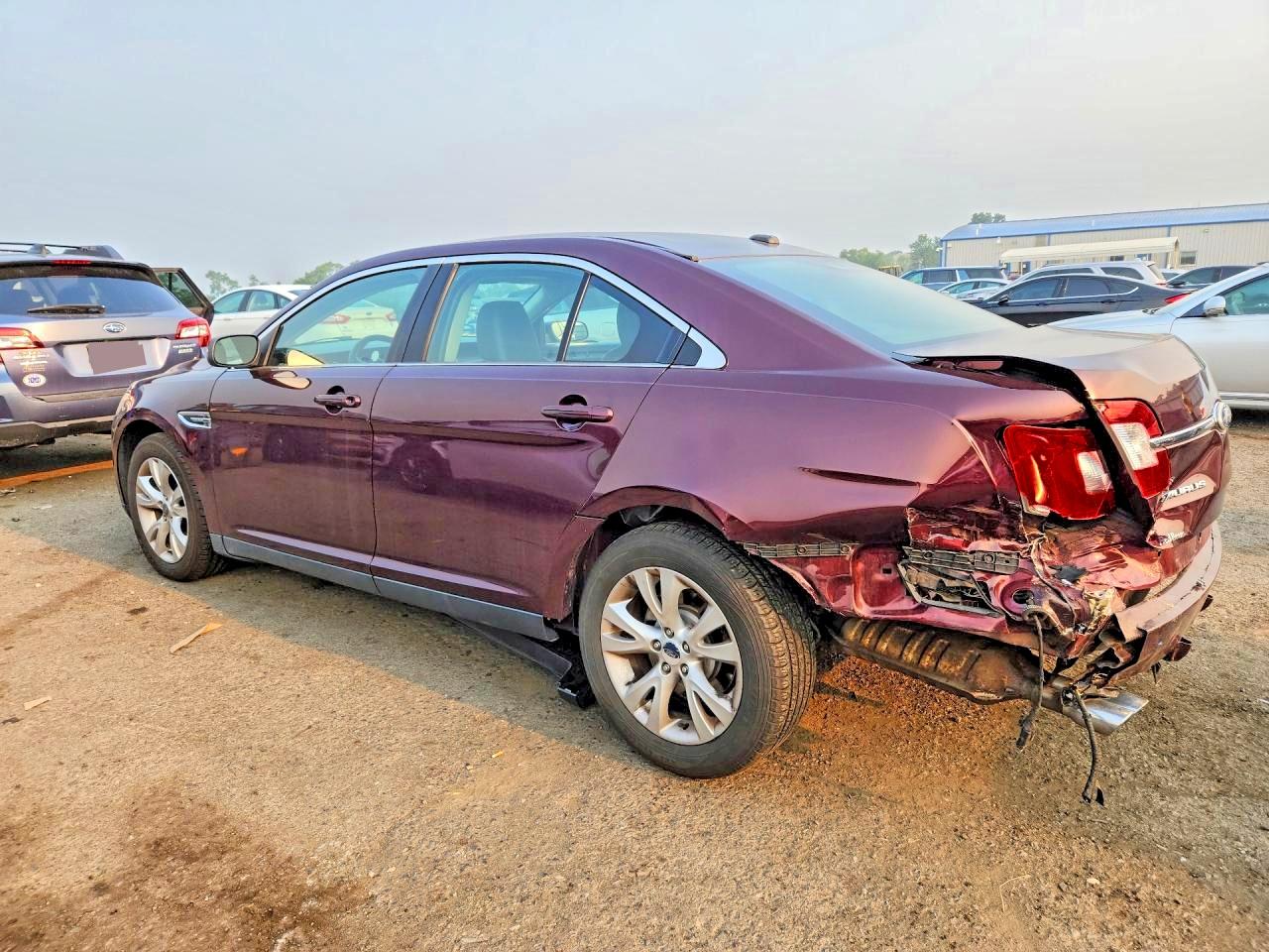2011 Ford Taurus Sel Burgundy vin: 1FAHP2EW3BG105428