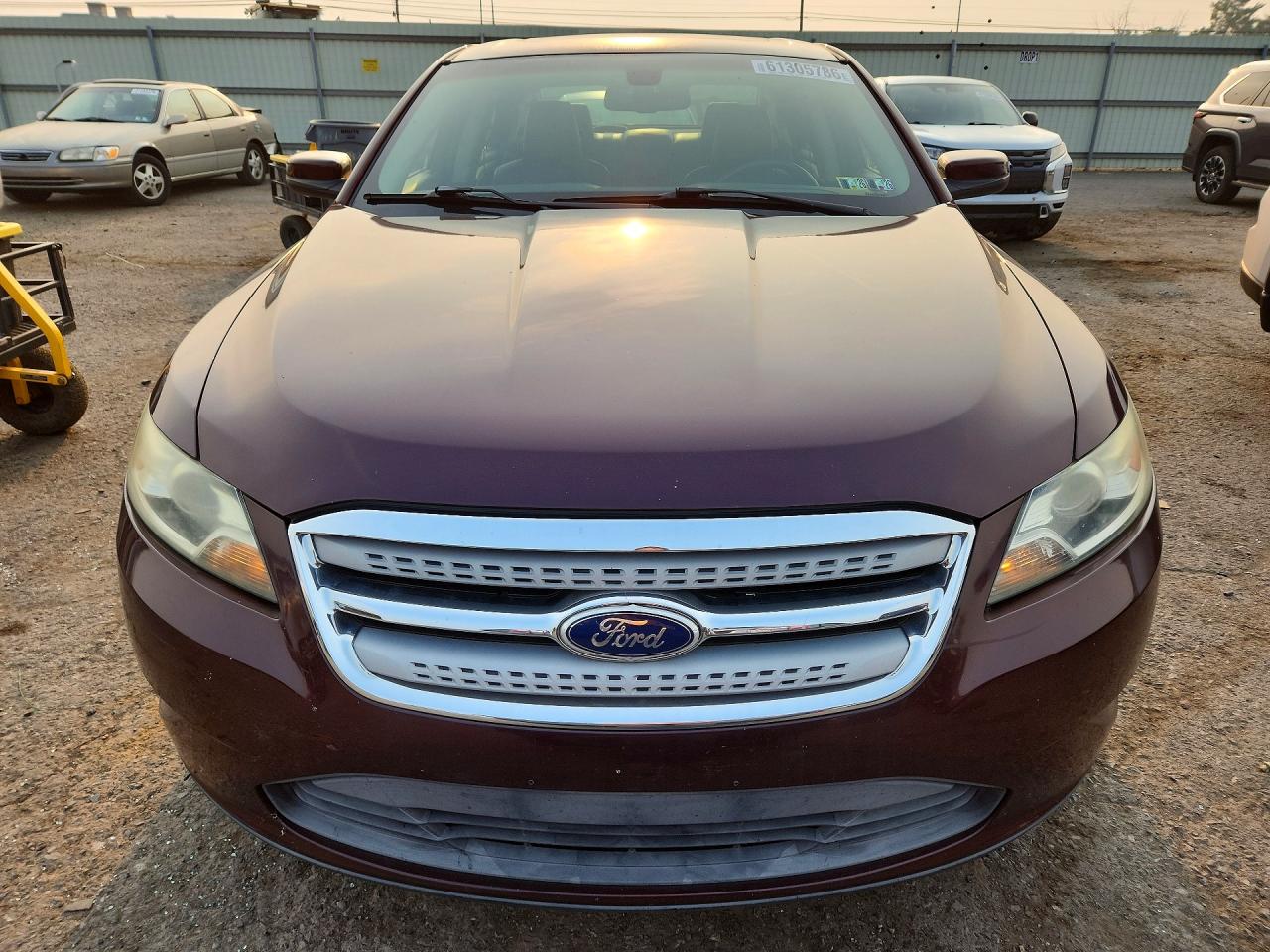 2011 Ford Taurus Sel Burgundy vin: 1FAHP2EW3BG105428