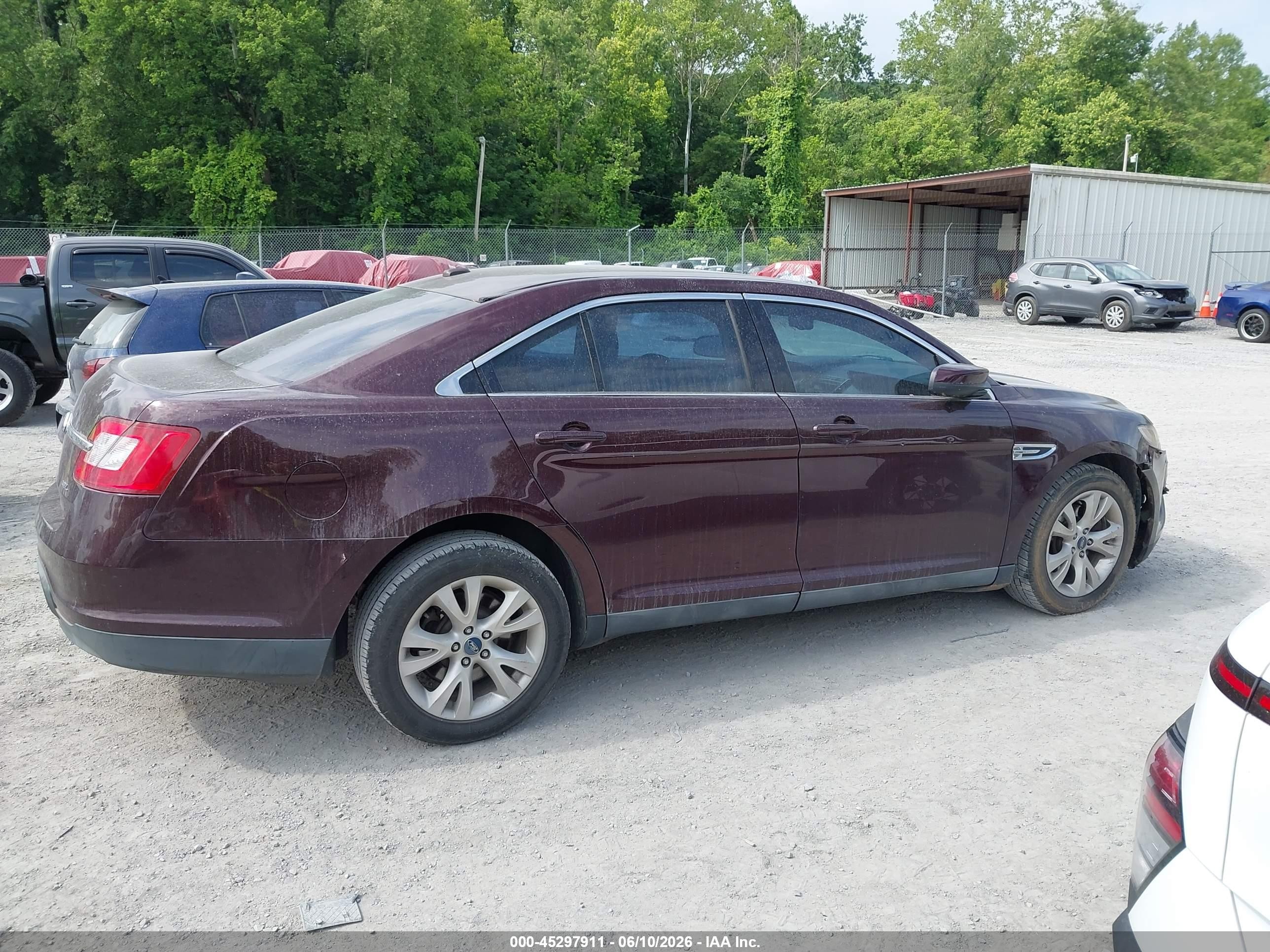 2011 Ford Taurus Sel Burgundy vin: 1FAHP2EW3BG164124