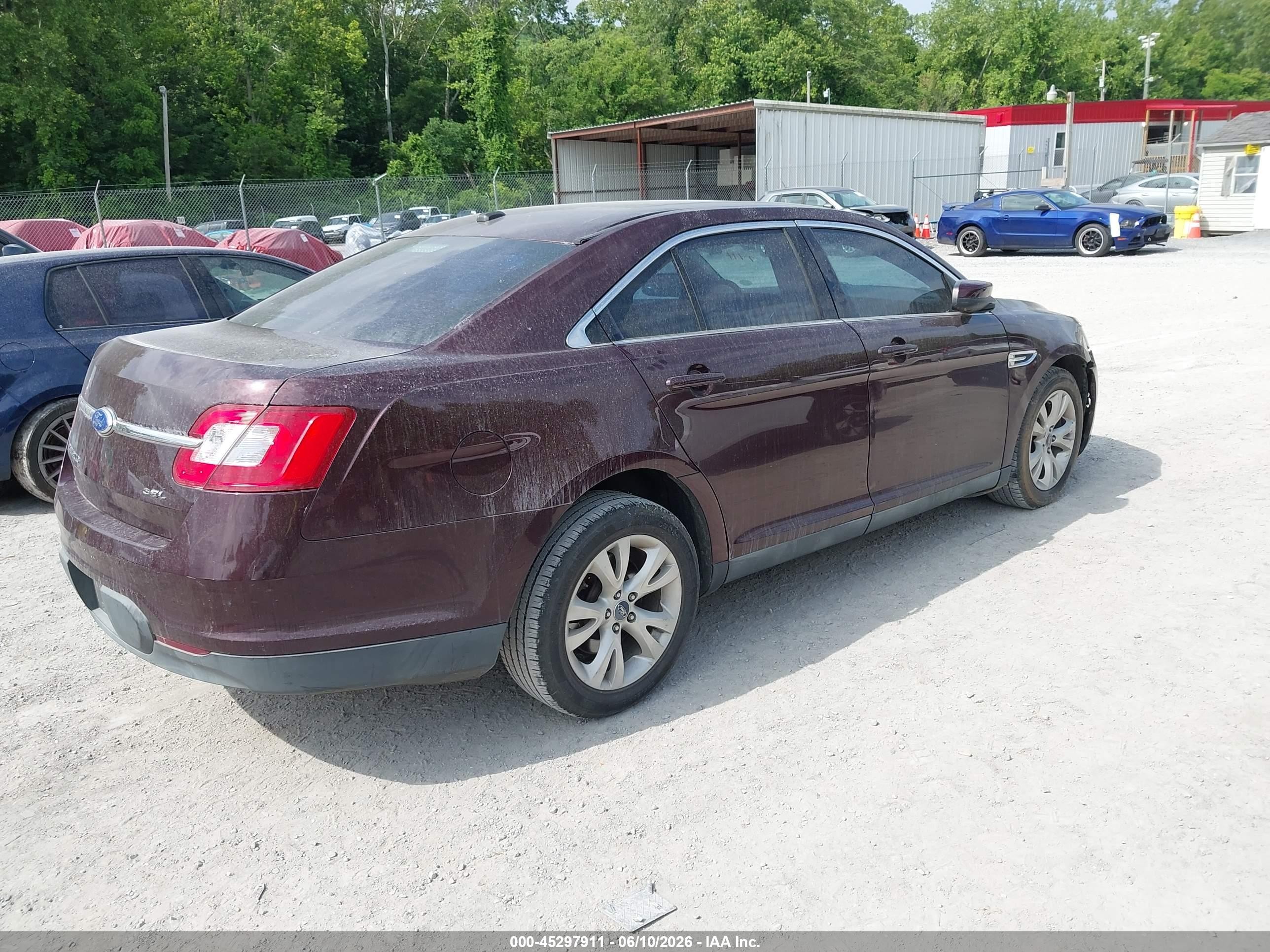 2011 Ford Taurus Sel Burgundy vin: 1FAHP2EW3BG164124