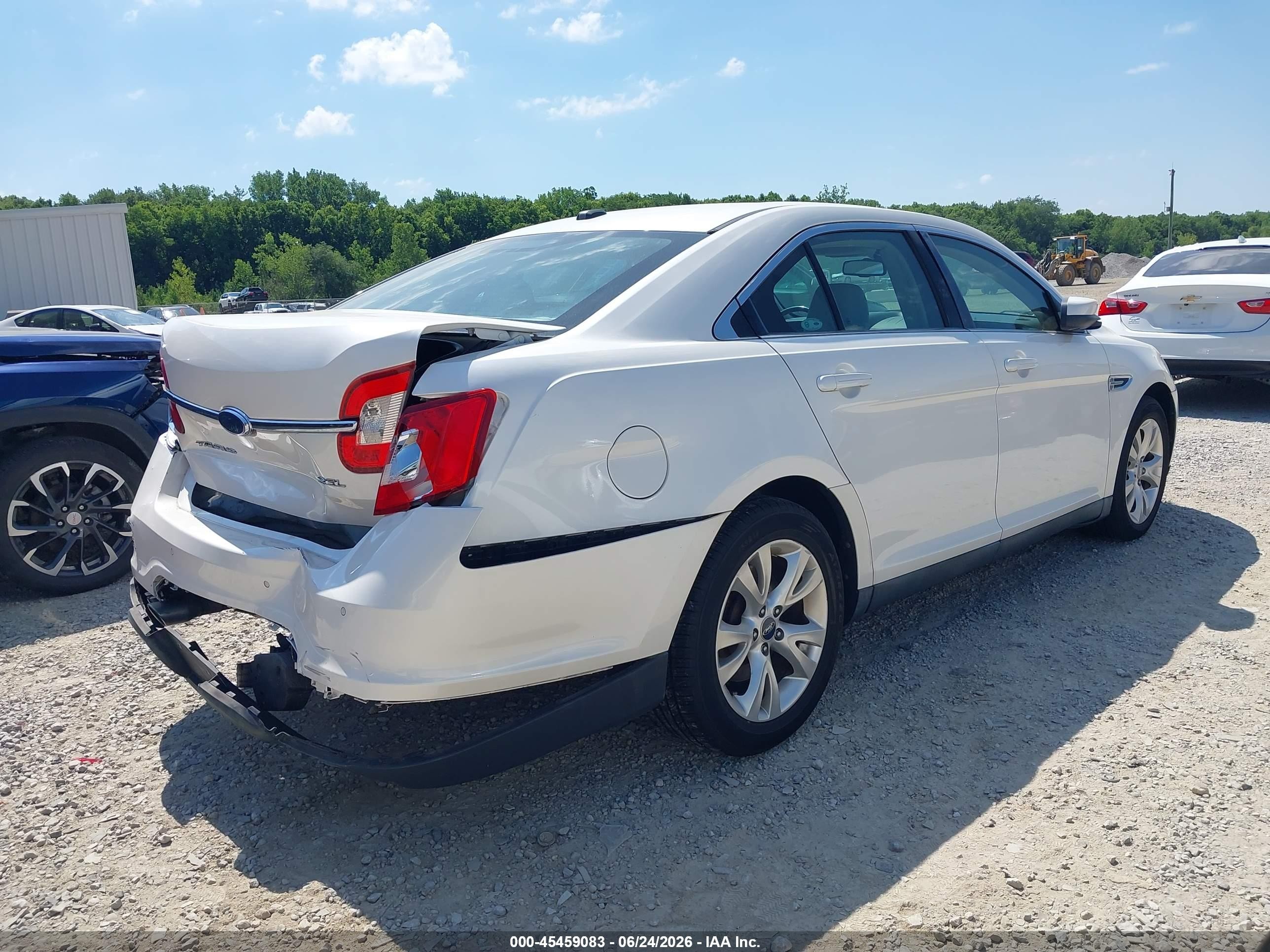 2010 Ford Taurus Sel White vin: 1FAHP2EW4AG140607
