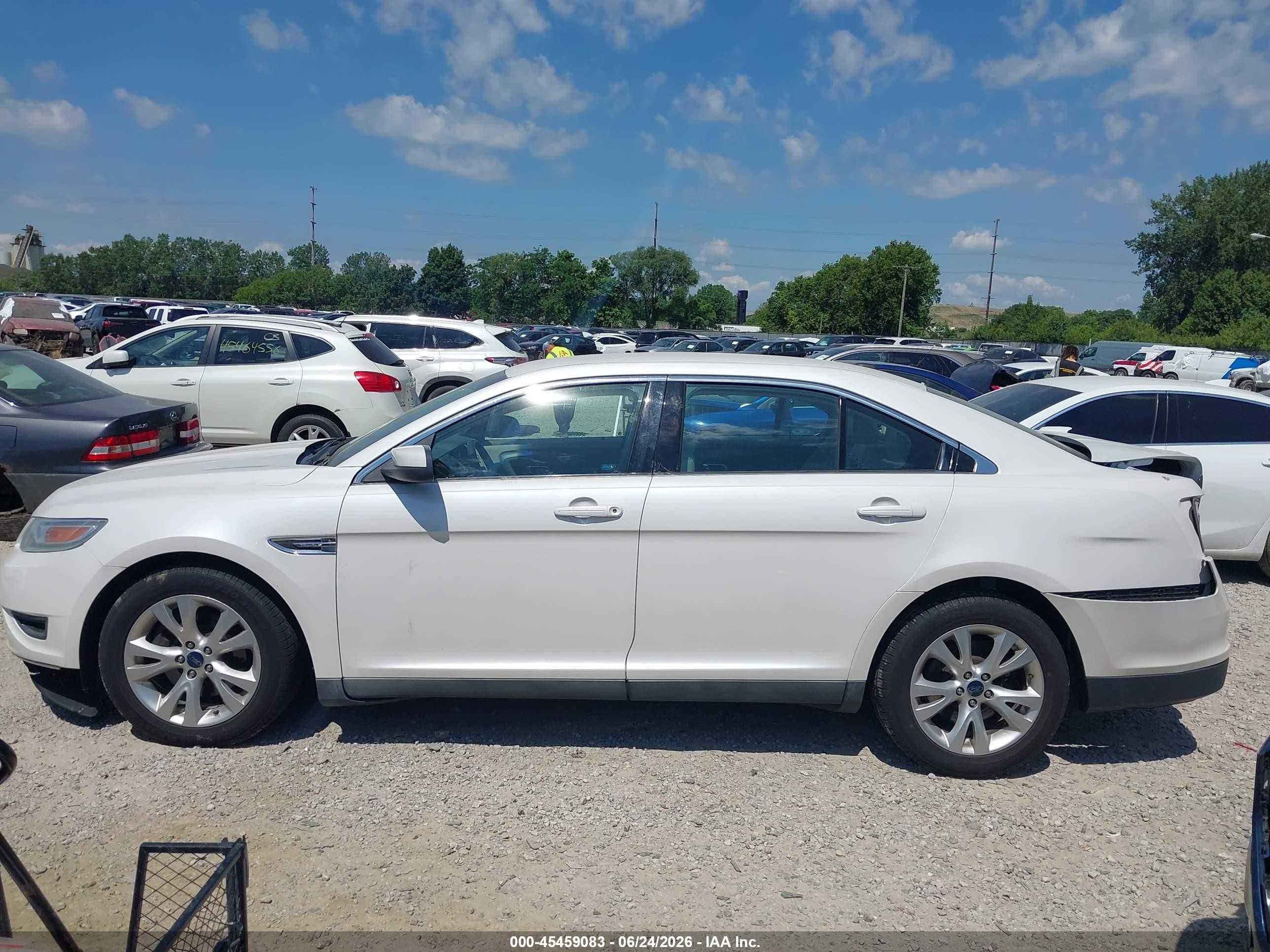2010 Ford Taurus Sel White vin: 1FAHP2EW4AG140607