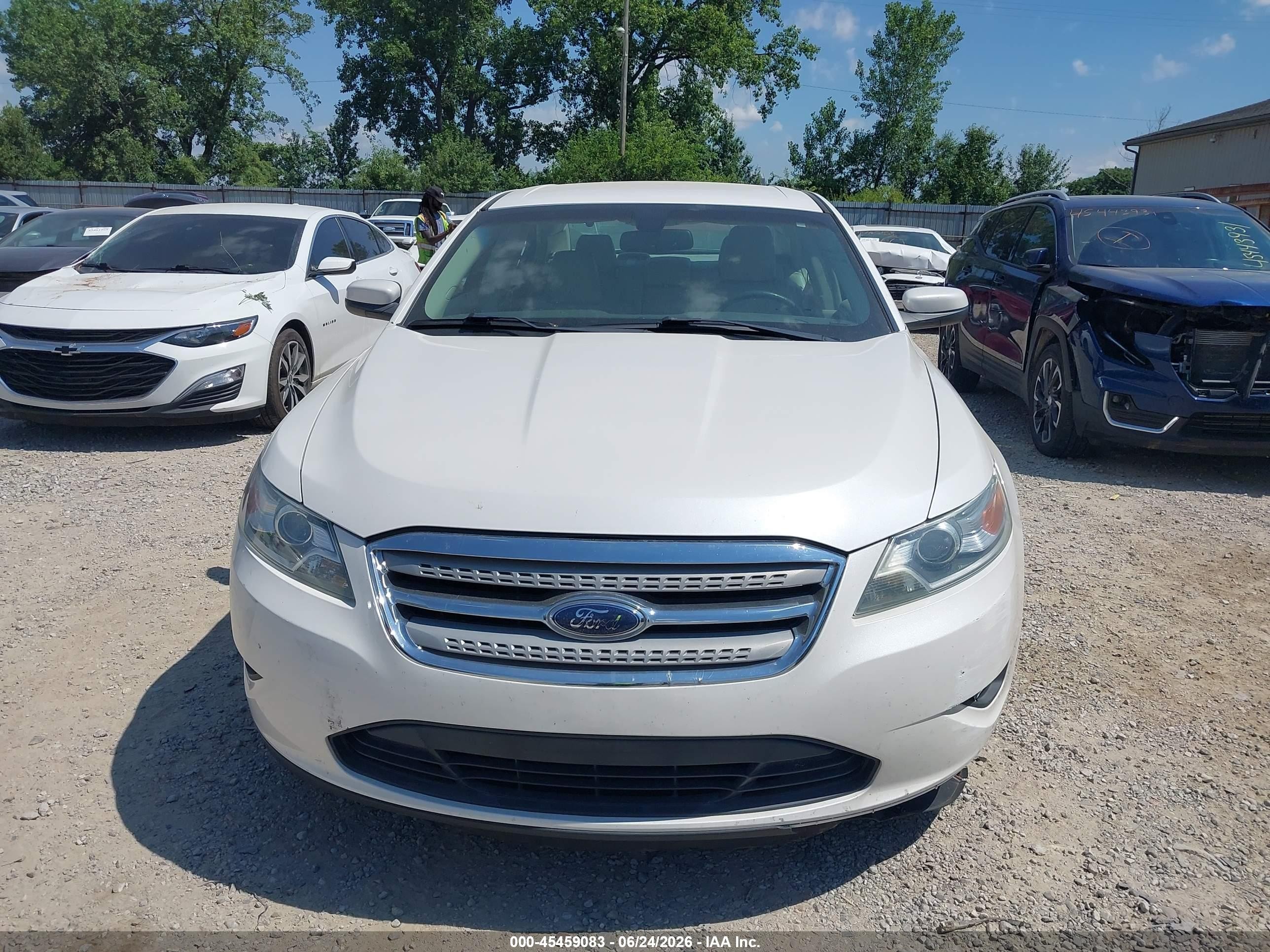2010 Ford Taurus Sel White vin: 1FAHP2EW4AG140607