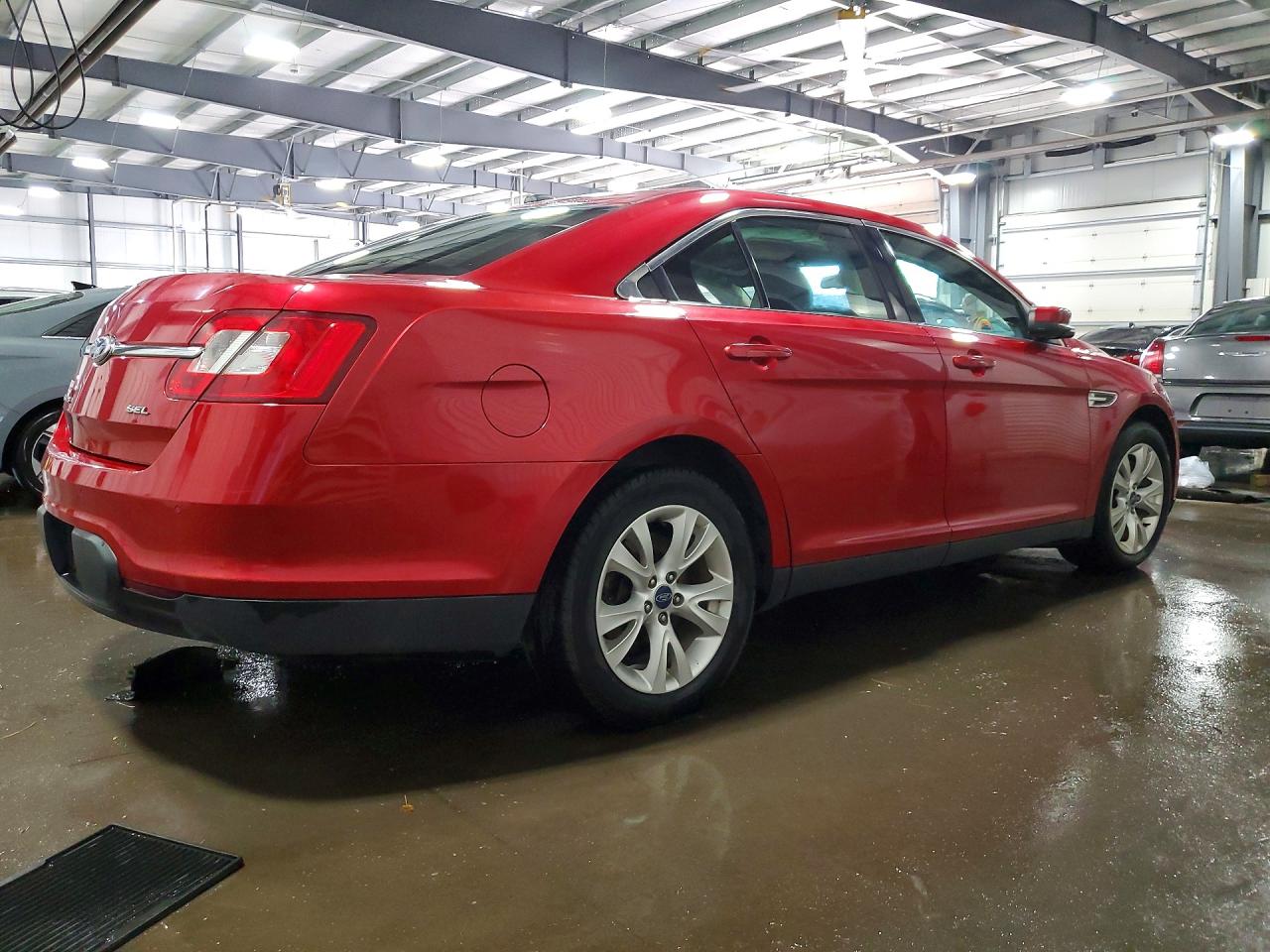 2011 Ford Taurus Sel Red vin: 1FAHP2EW4BG134078