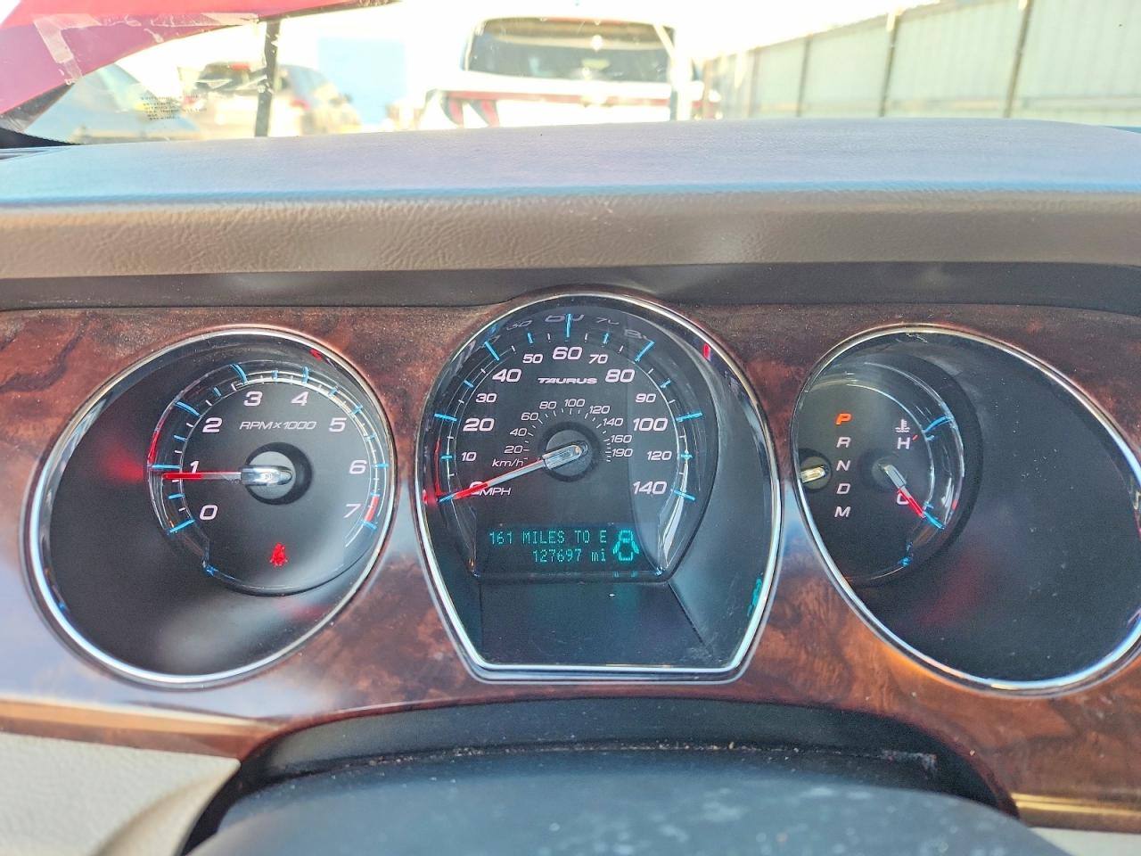 2011 Ford Taurus Sel Burgundy vin: 1FAHP2EW4BG136204