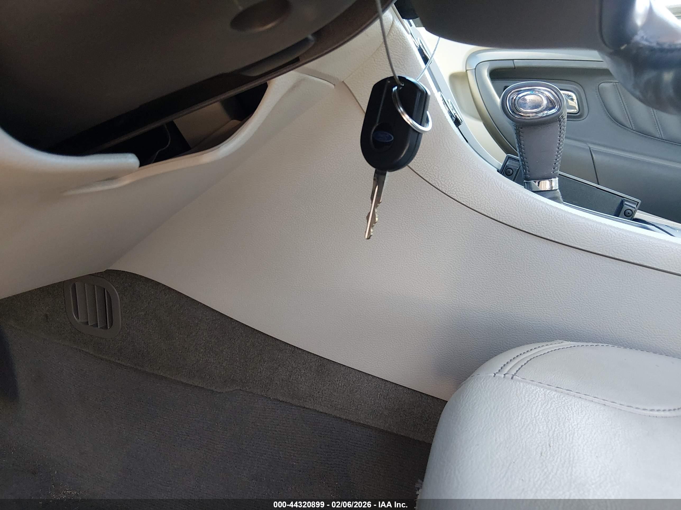 2010 Ford Taurus Sel White vin: 1FAHP2EW5AG106031