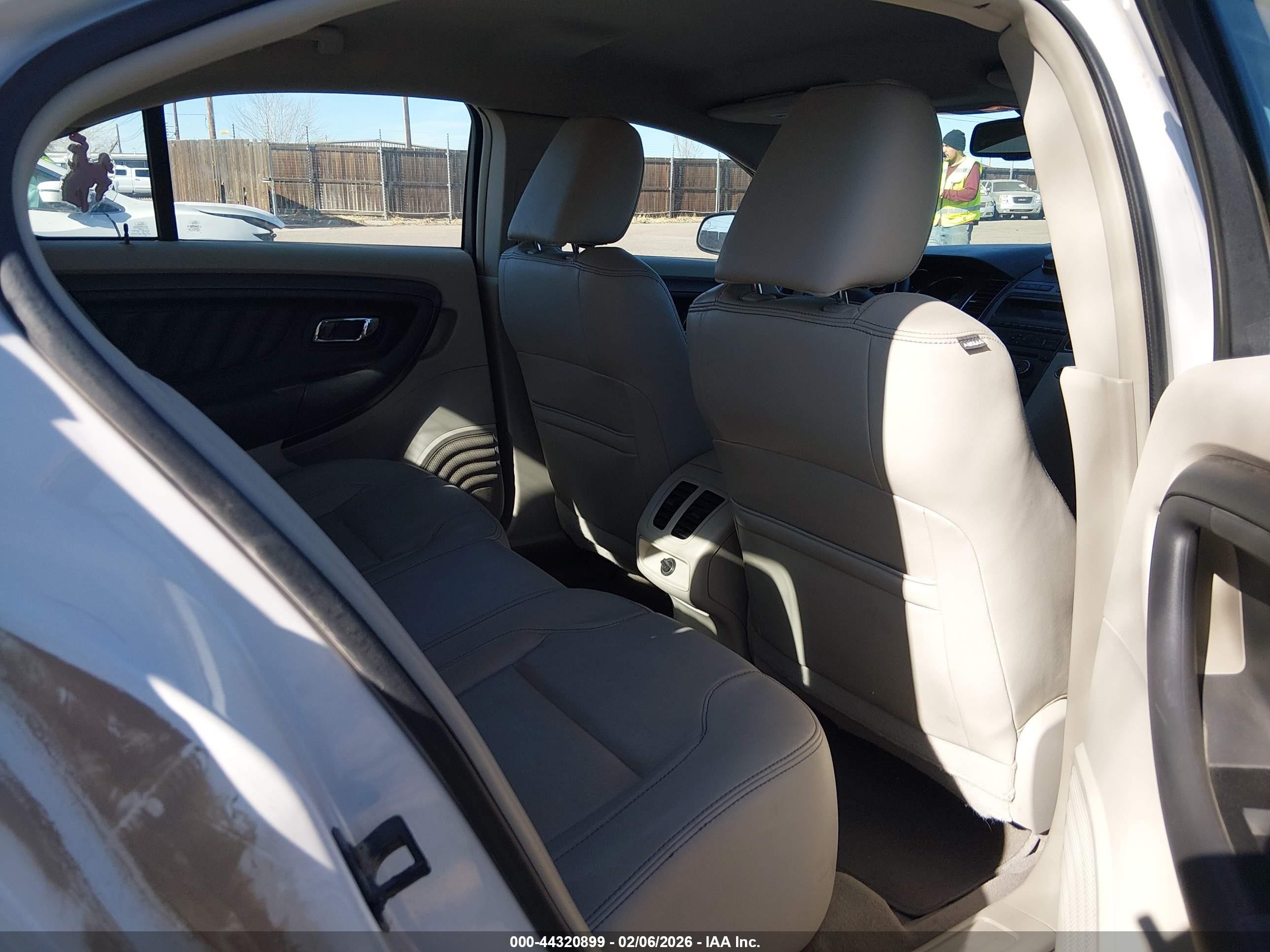 2010 Ford Taurus Sel White vin: 1FAHP2EW5AG106031