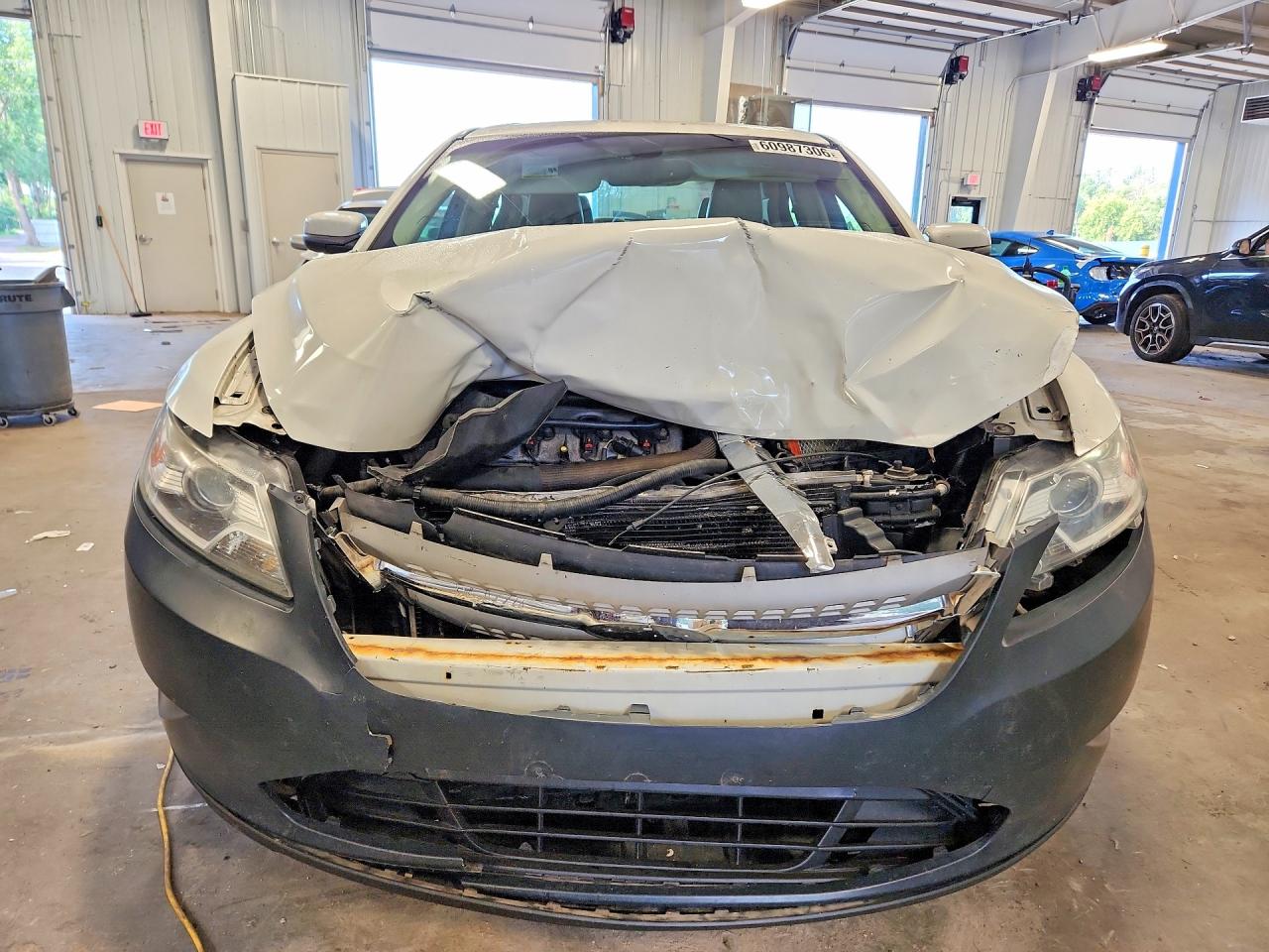 2010 Ford Taurus Sel White vin: 1FAHP2EW5AG118440
