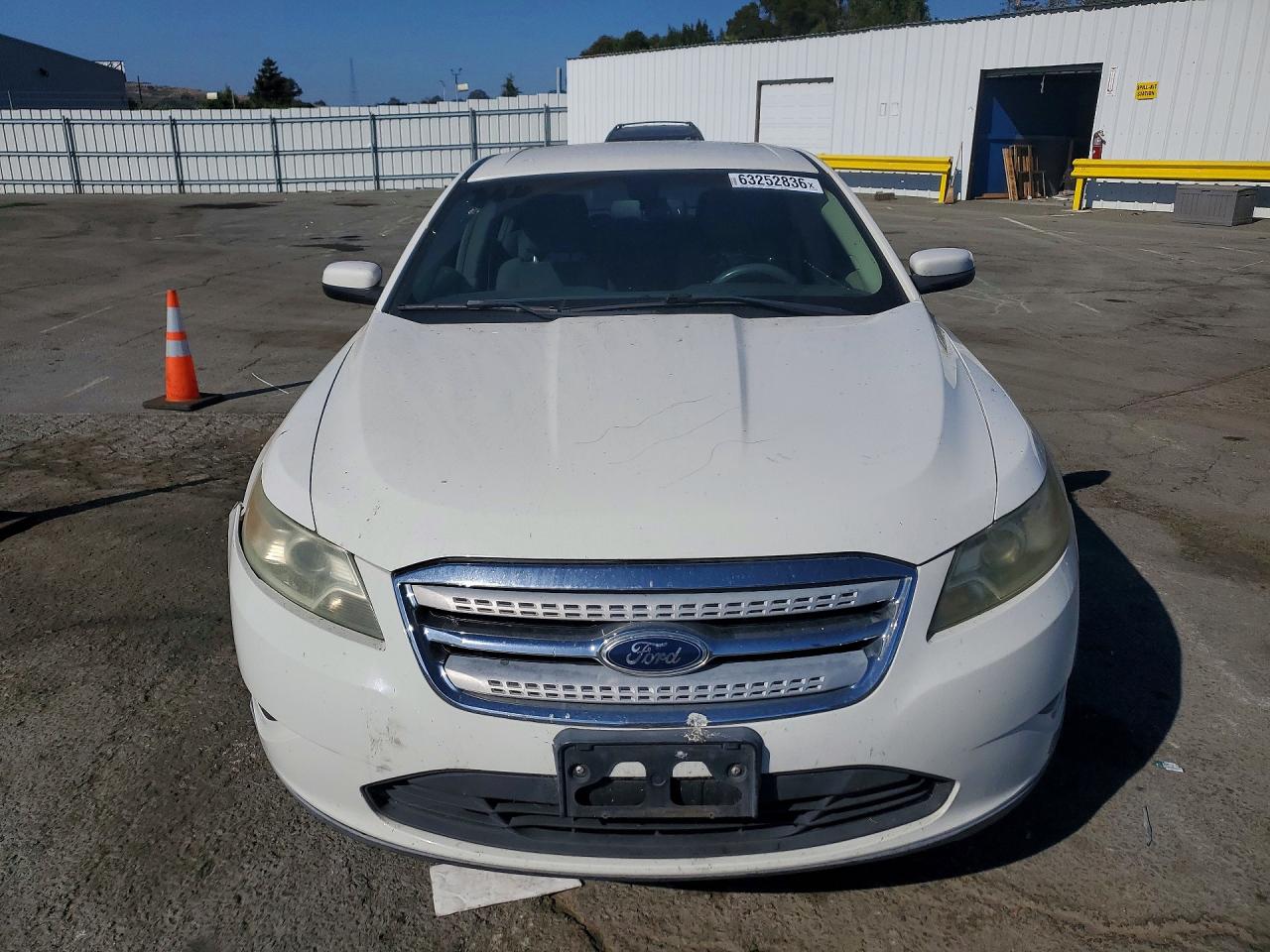 2010 Ford Taurus Sel White vin: 1FAHP2EW5AG158260