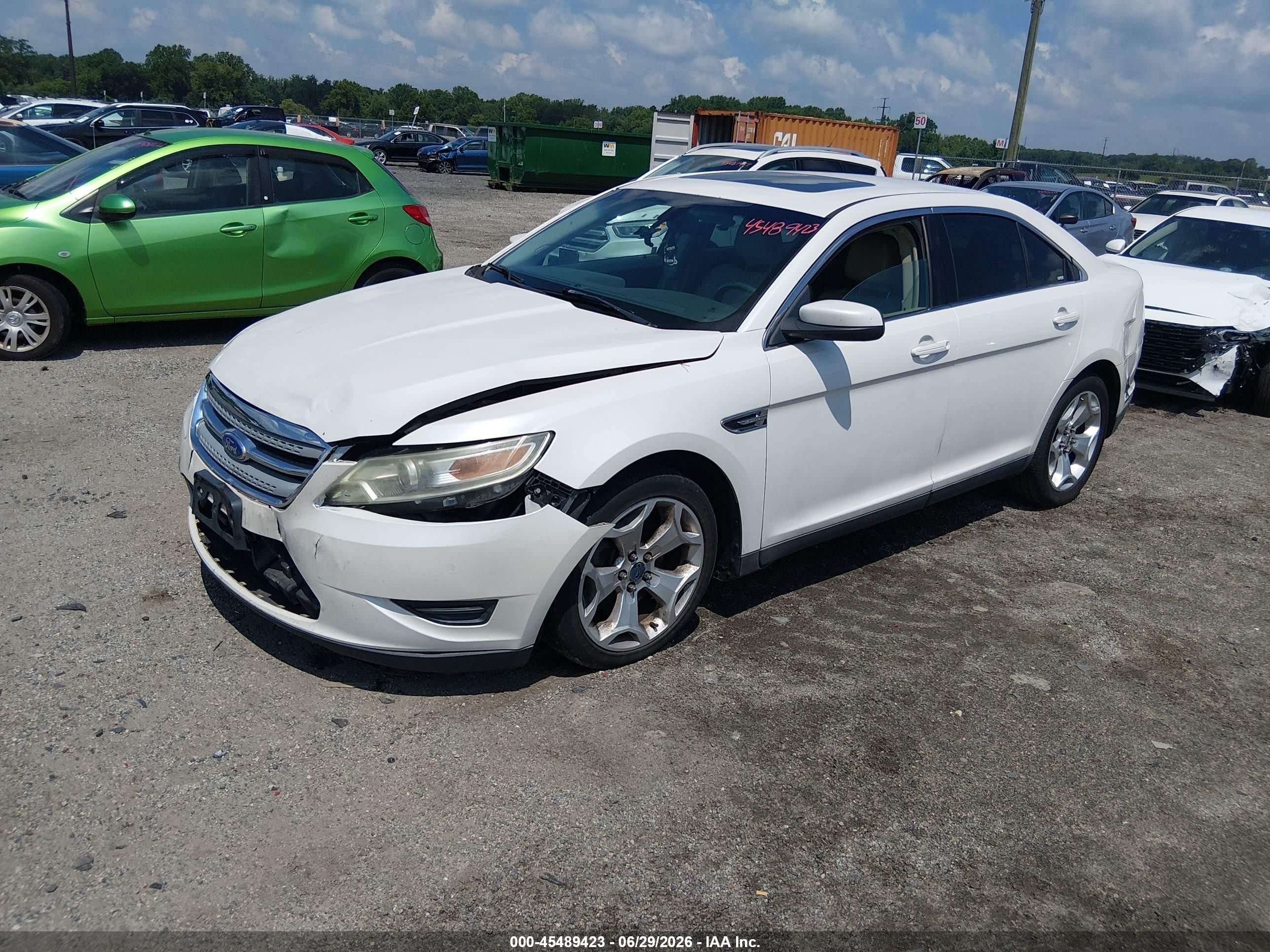2011 Ford Taurus Sel Cream vin: 1FAHP2EW5BG165047