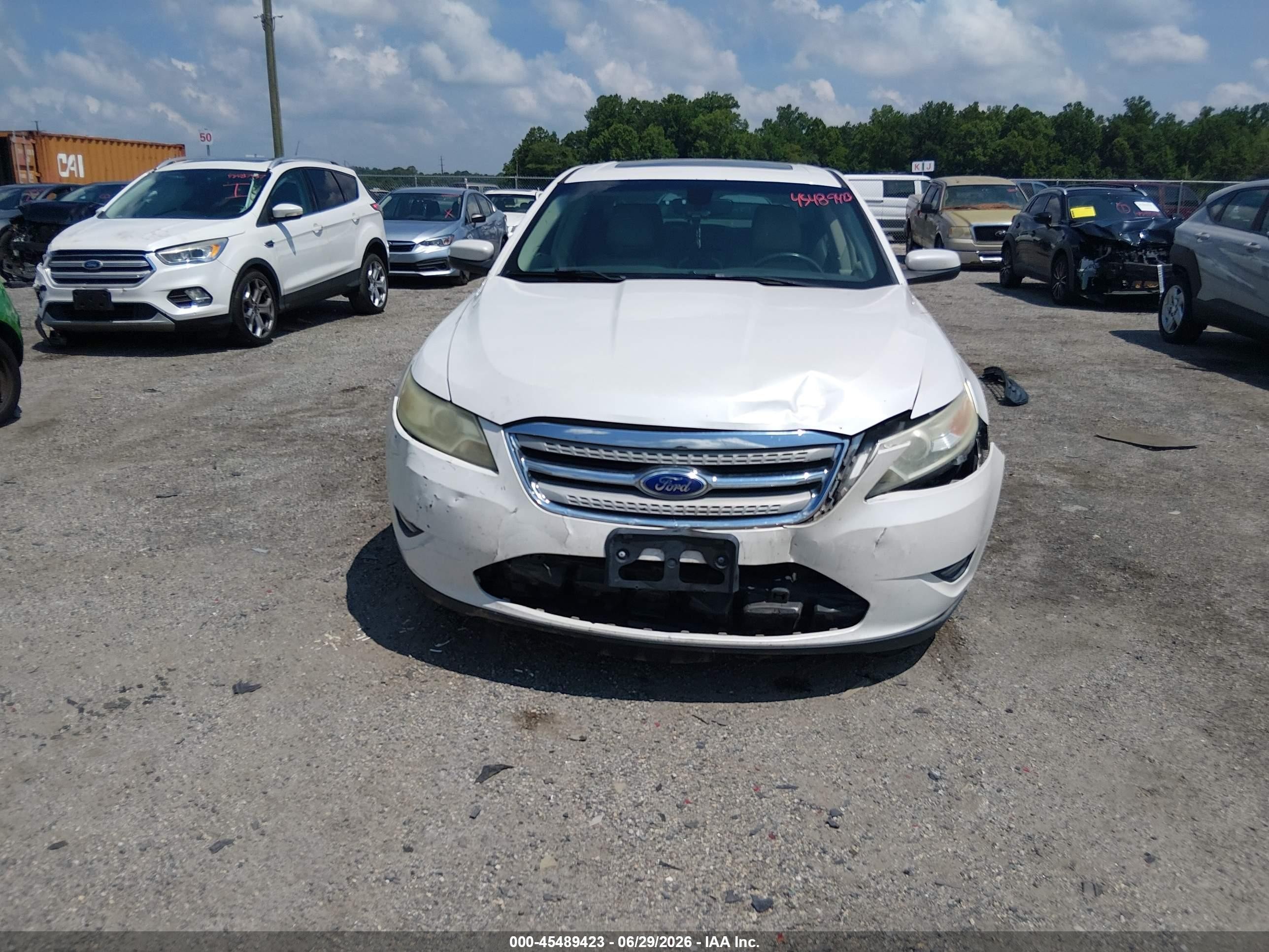 2011 Ford Taurus Sel Cream vin: 1FAHP2EW5BG165047