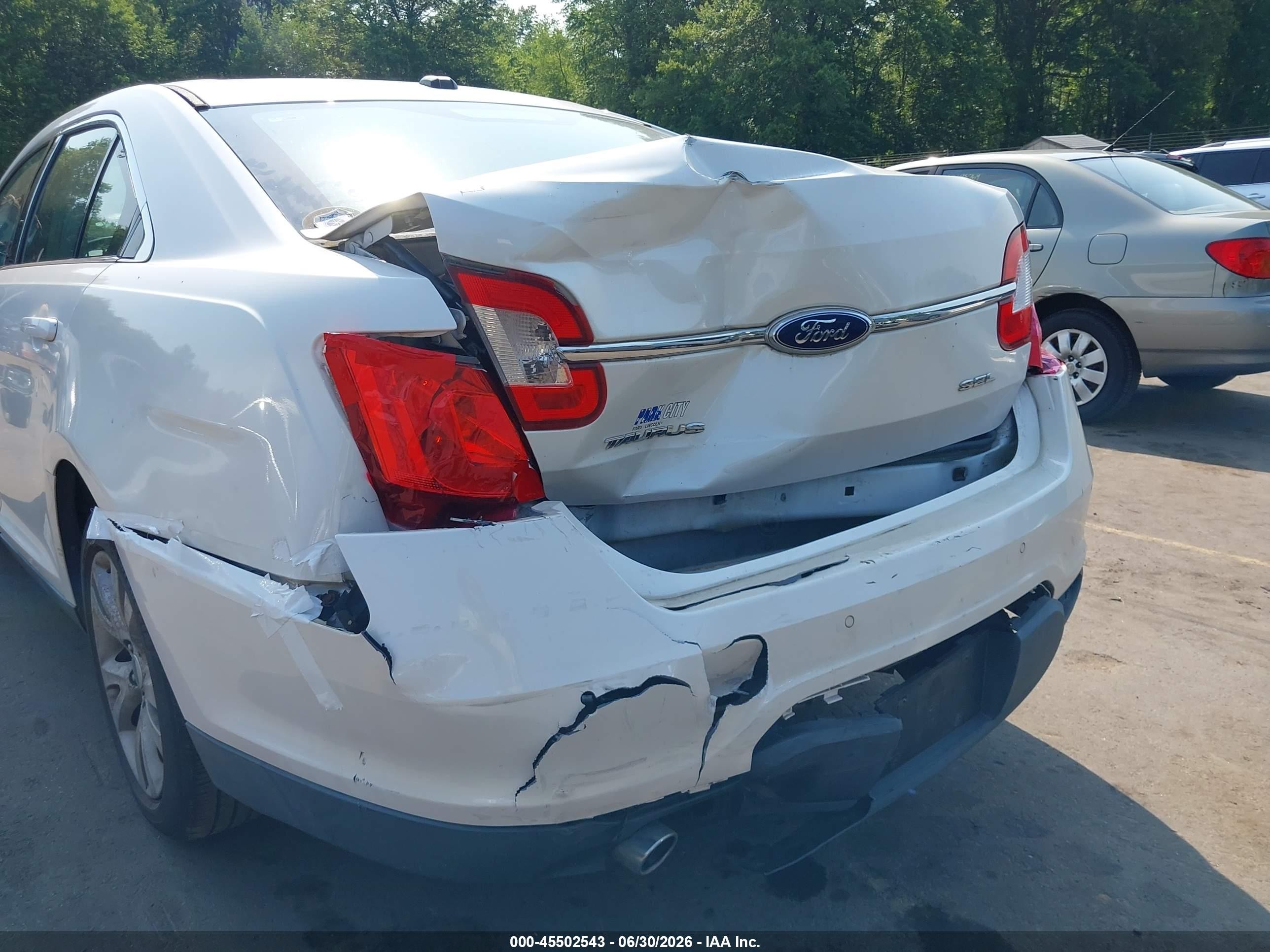 2010 Ford Taurus Sel White vin: 1FAHP2EW6AG144223