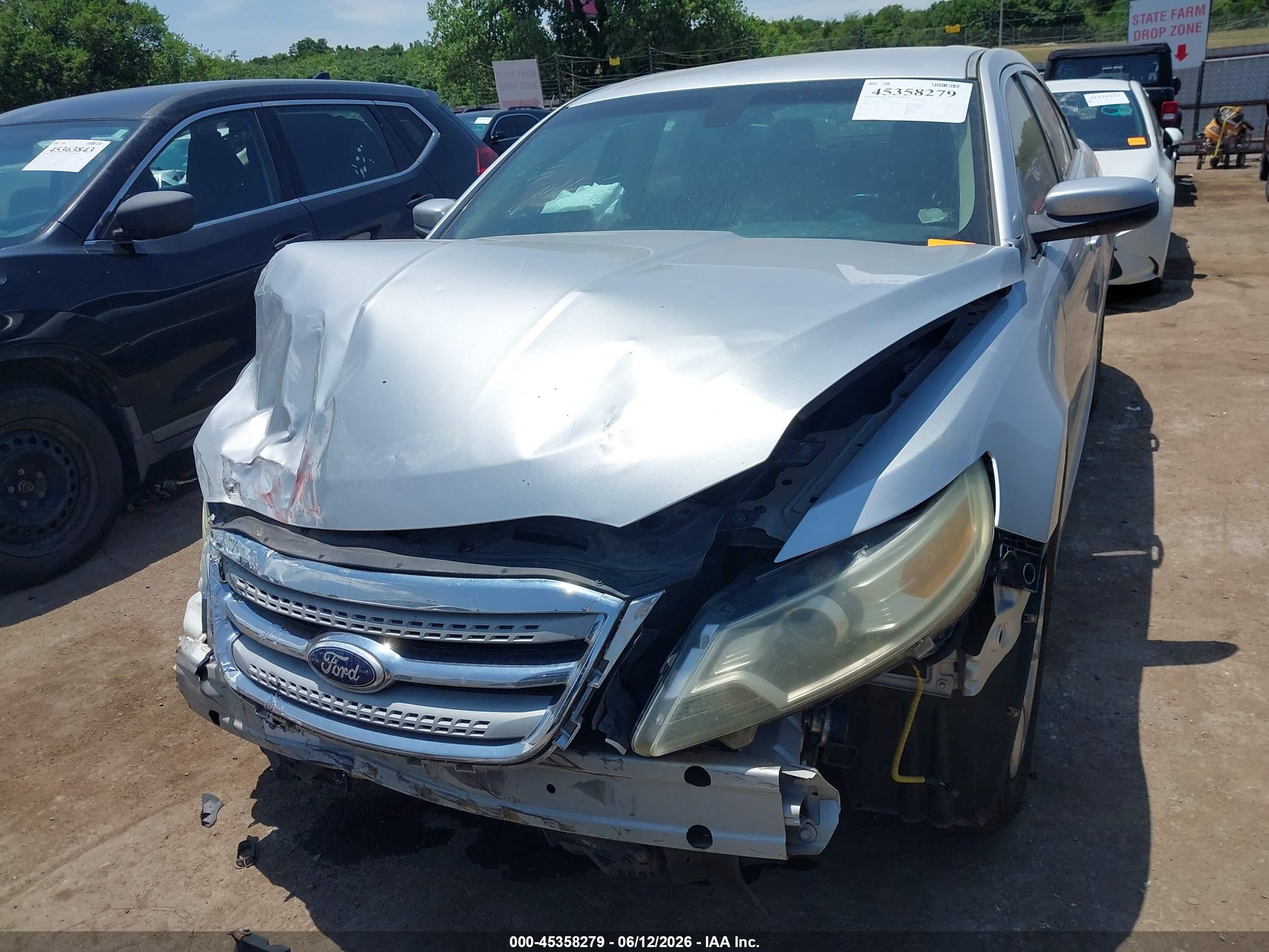 2010 Ford Taurus Sel Серебряный vin: 1FAHP2EW6AG165556