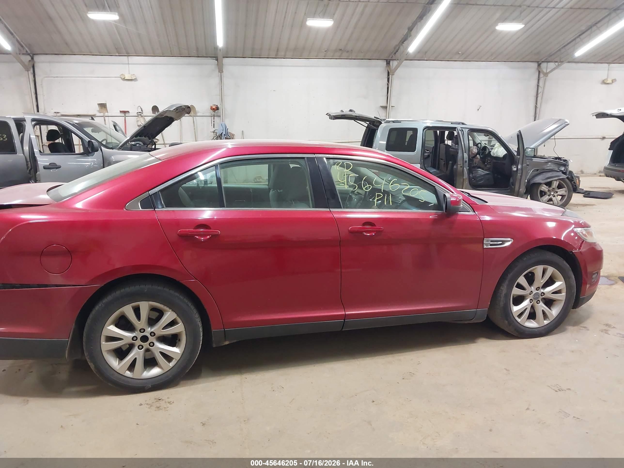2011 Ford Taurus Sel Red vin: 1FAHP2EW6BG119596