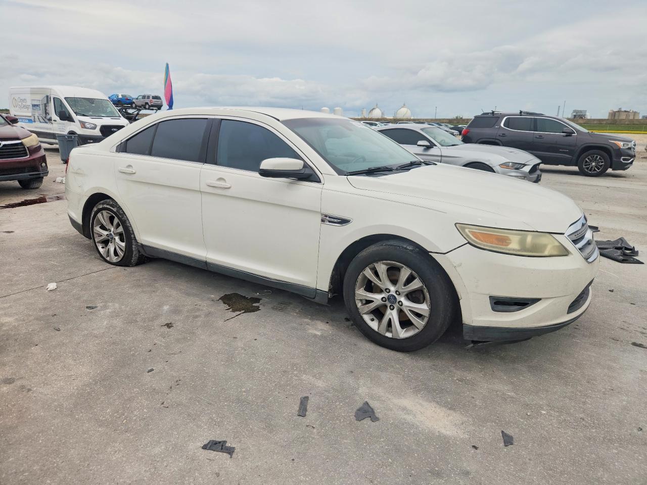 2010 Ford Taurus Sel White vin: 1FAHP2EW7AG159247