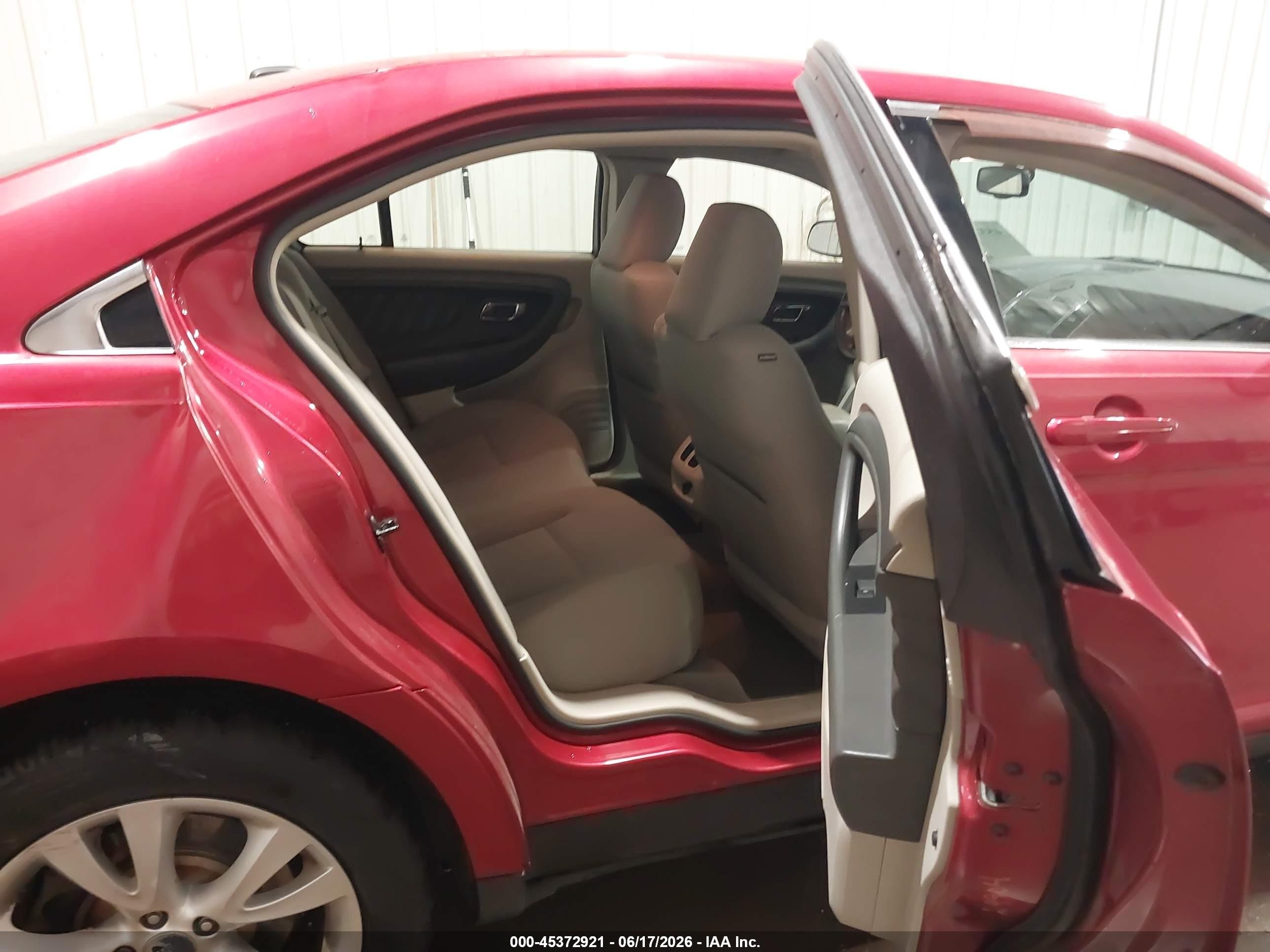2011 Ford Taurus Sel Red vin: 1FAHP2EW7BG102645