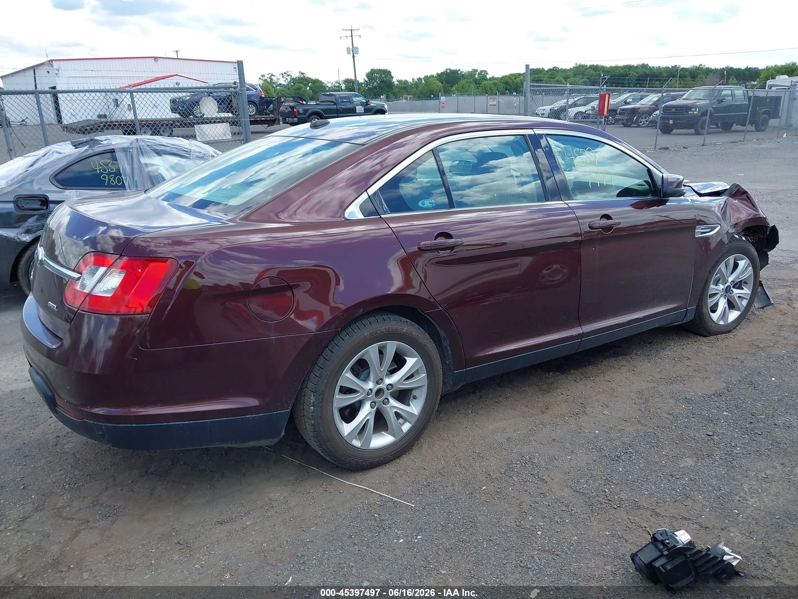 2012 Ford Taurus Sel Maroon vin: 1FAHP2EW7CG102467