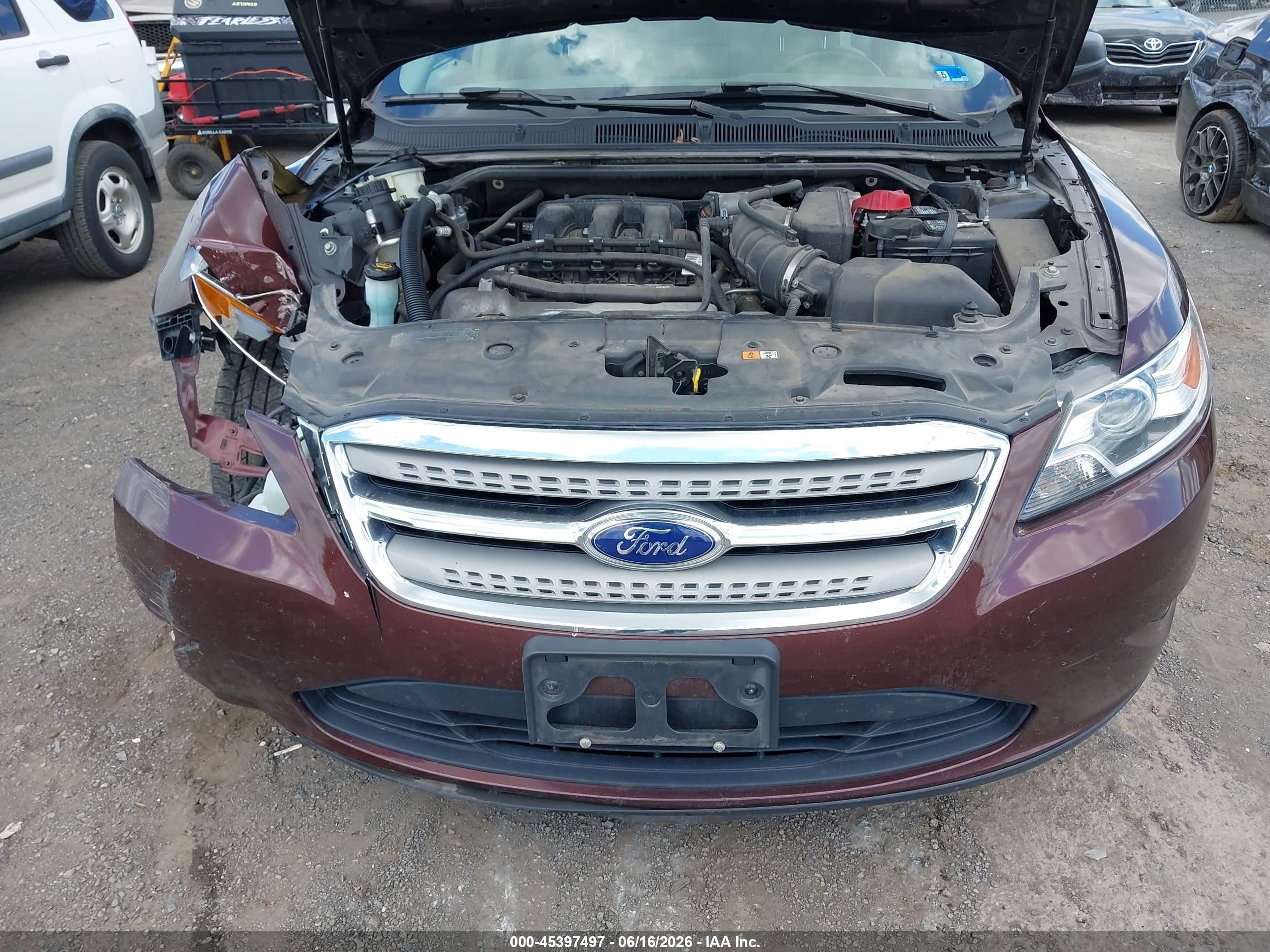 2012 Ford Taurus Sel Maroon vin: 1FAHP2EW7CG102467