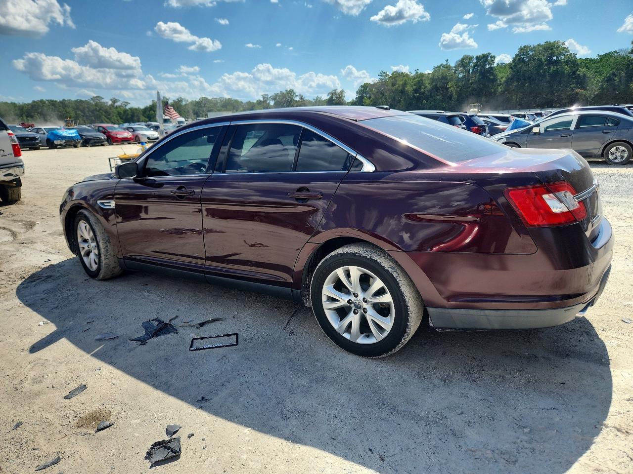 2011 Ford Taurus Sel Burgundy vin: 1FAHP2EW8BG103772