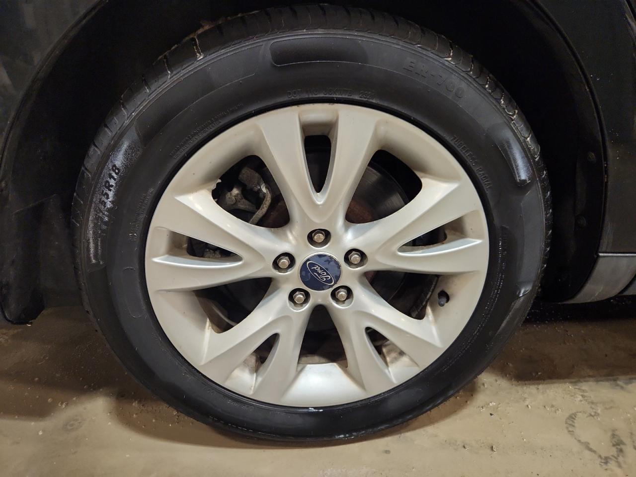 2011 Ford Taurus Sel Черный vin: 1FAHP2EW8BG116263 Damage: Right Rear Wheel, Curb Rash, 1 To 2 Inches