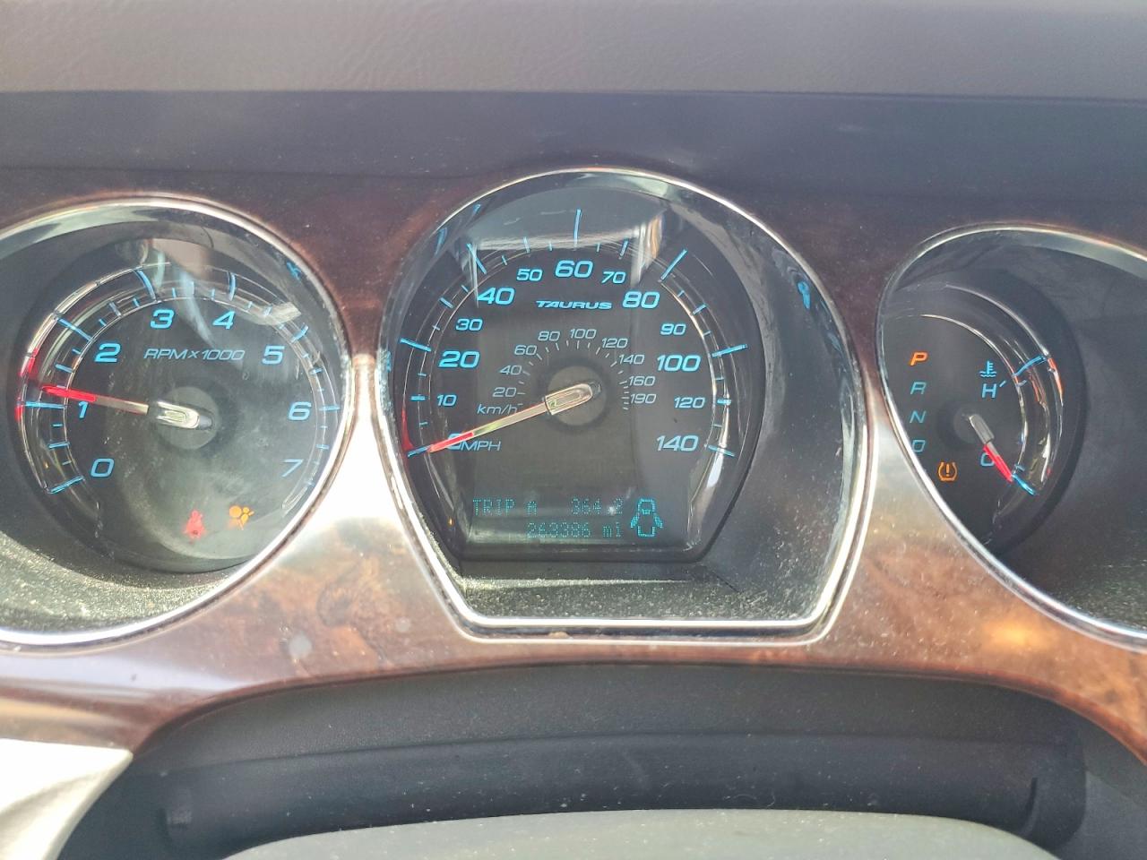2010 Ford Taurus Sel Red vin: 1FAHP2EW9AG126718
