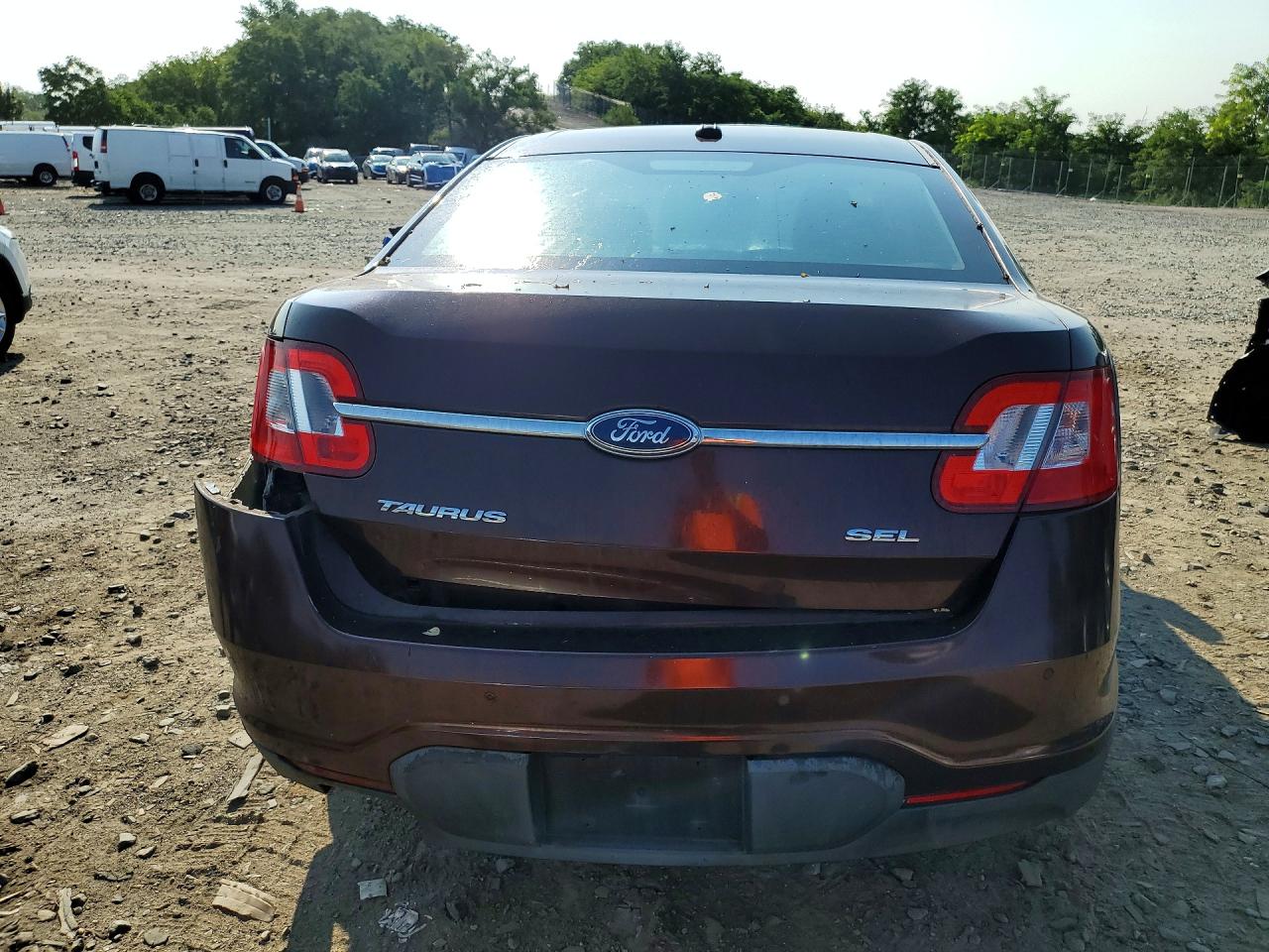 2010 Ford Taurus Sel Maroon vin: 1FAHP2EW9AG157399