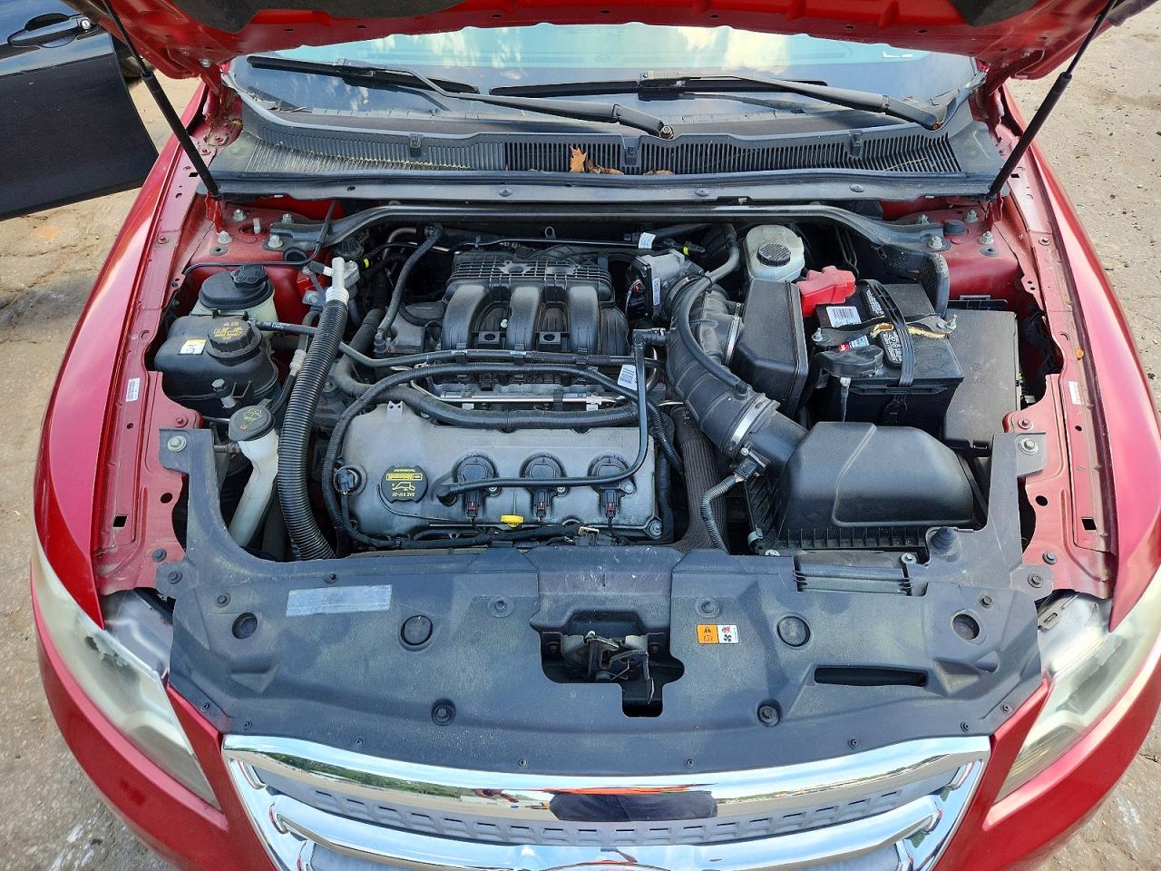 2011 Ford Taurus Sel Red vin: 1FAHP2EW9BG105403