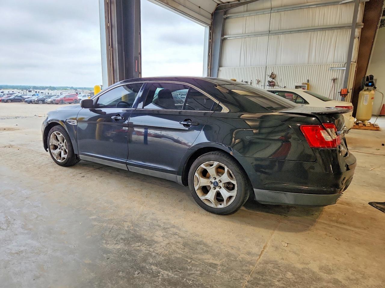 2011 Ford Taurus Sel Черный vin: 1FAHP2EW9BG120077