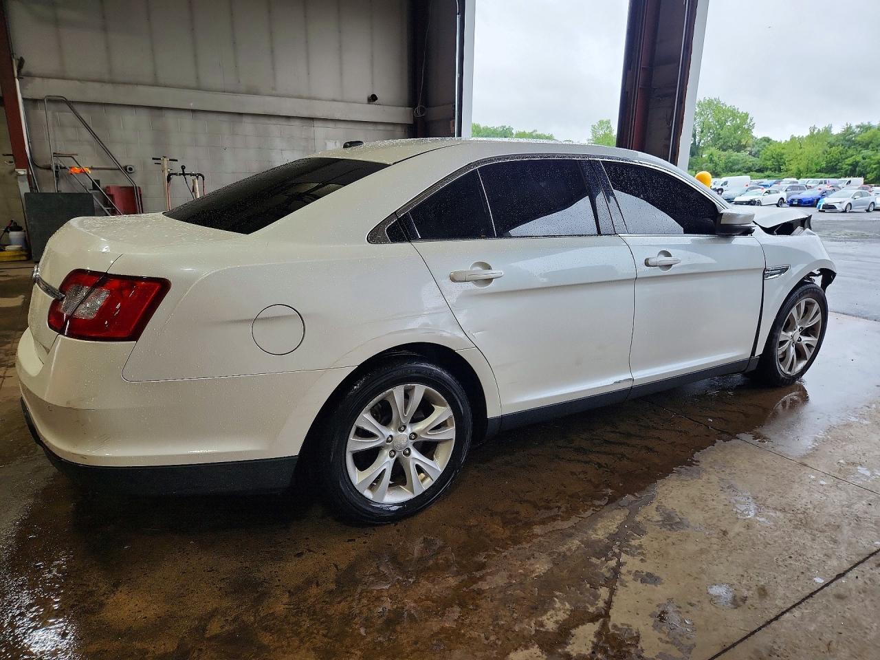 2011 Ford Taurus Sel White vin: 1FAHP2EWXBG100579