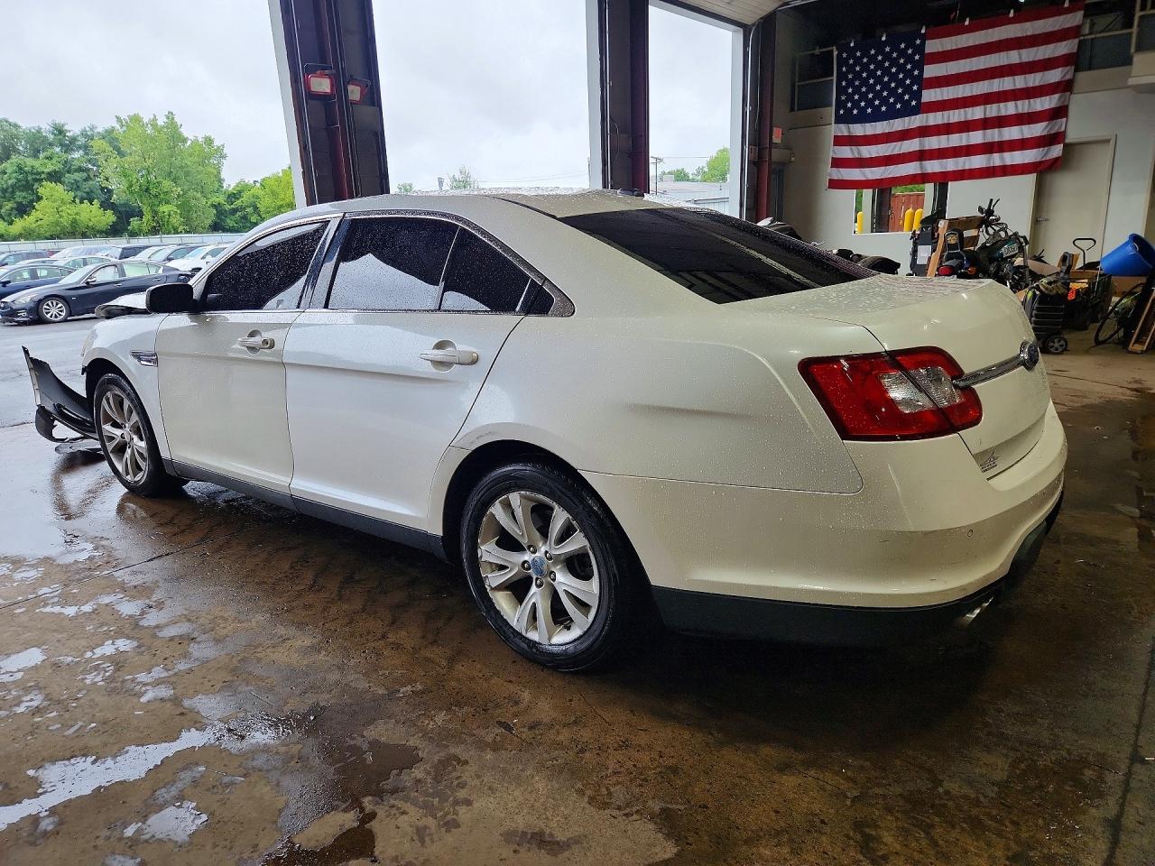 2011 Ford Taurus Sel White vin: 1FAHP2EWXBG100579